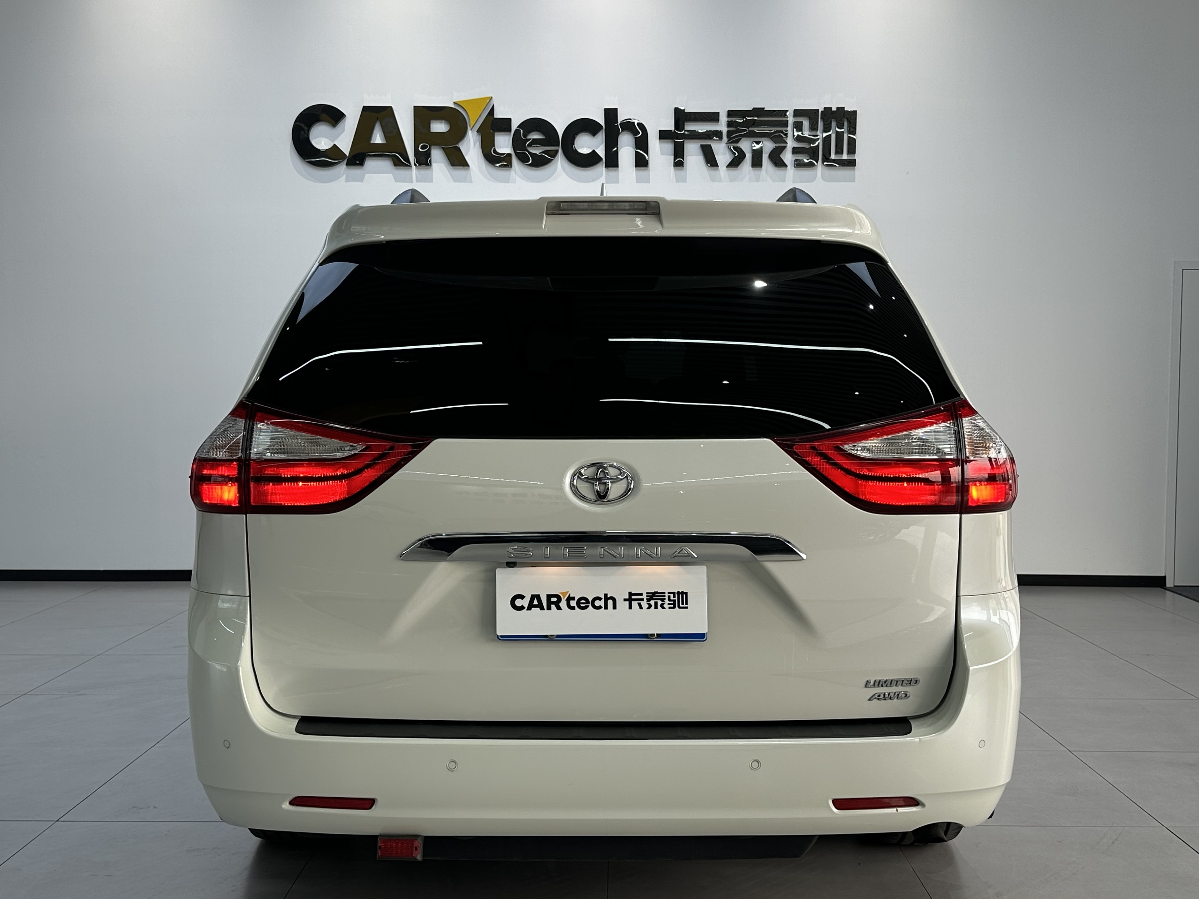 Toyota SIENNA 2018 car image #14