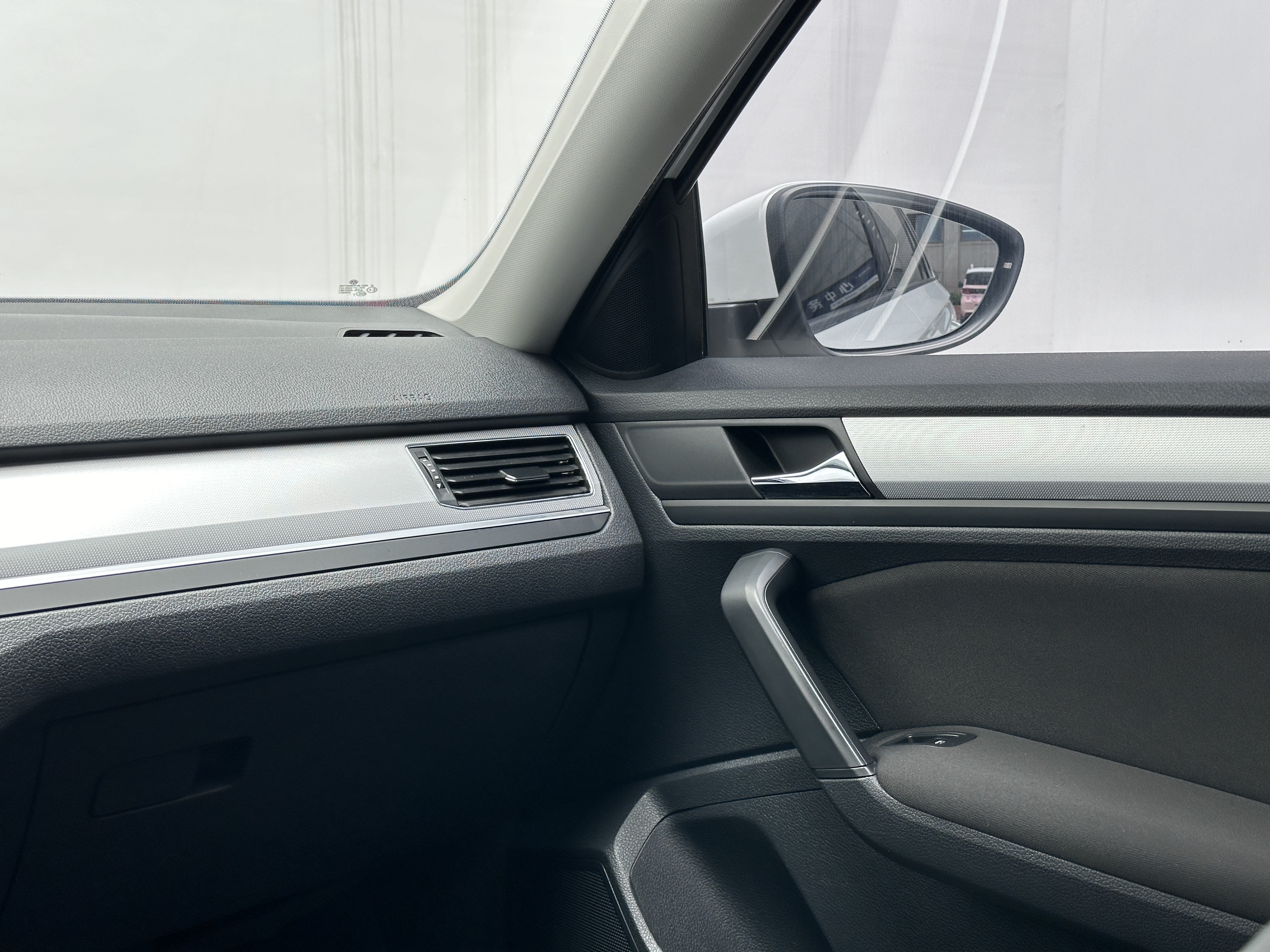 Volkswagen C-Trek 2018 immagine di auto #14