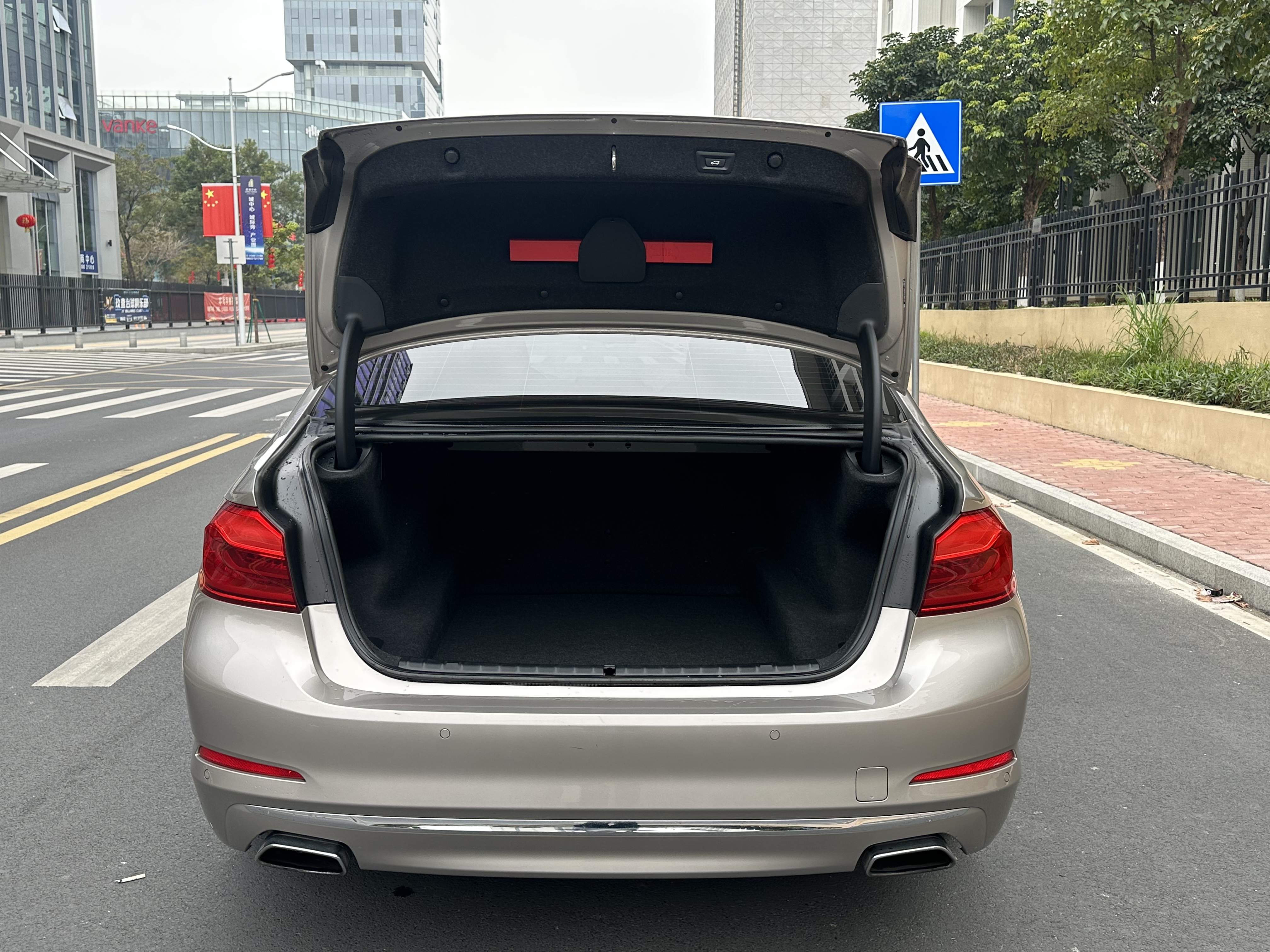 BMW 5 Series 2019 #14 BMW 5 Series 2019 car image #14