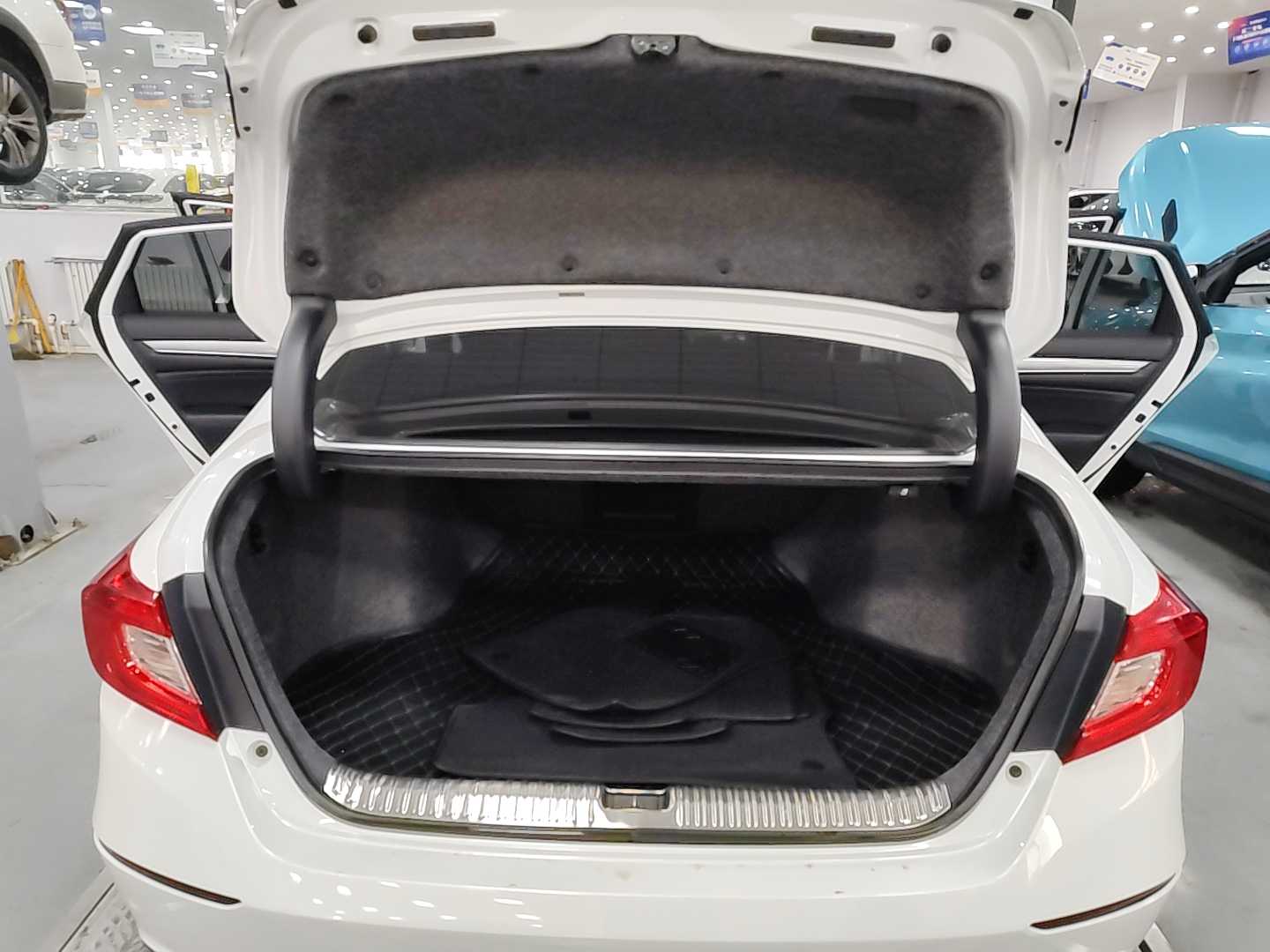 Honda Accord 2018 car image #14