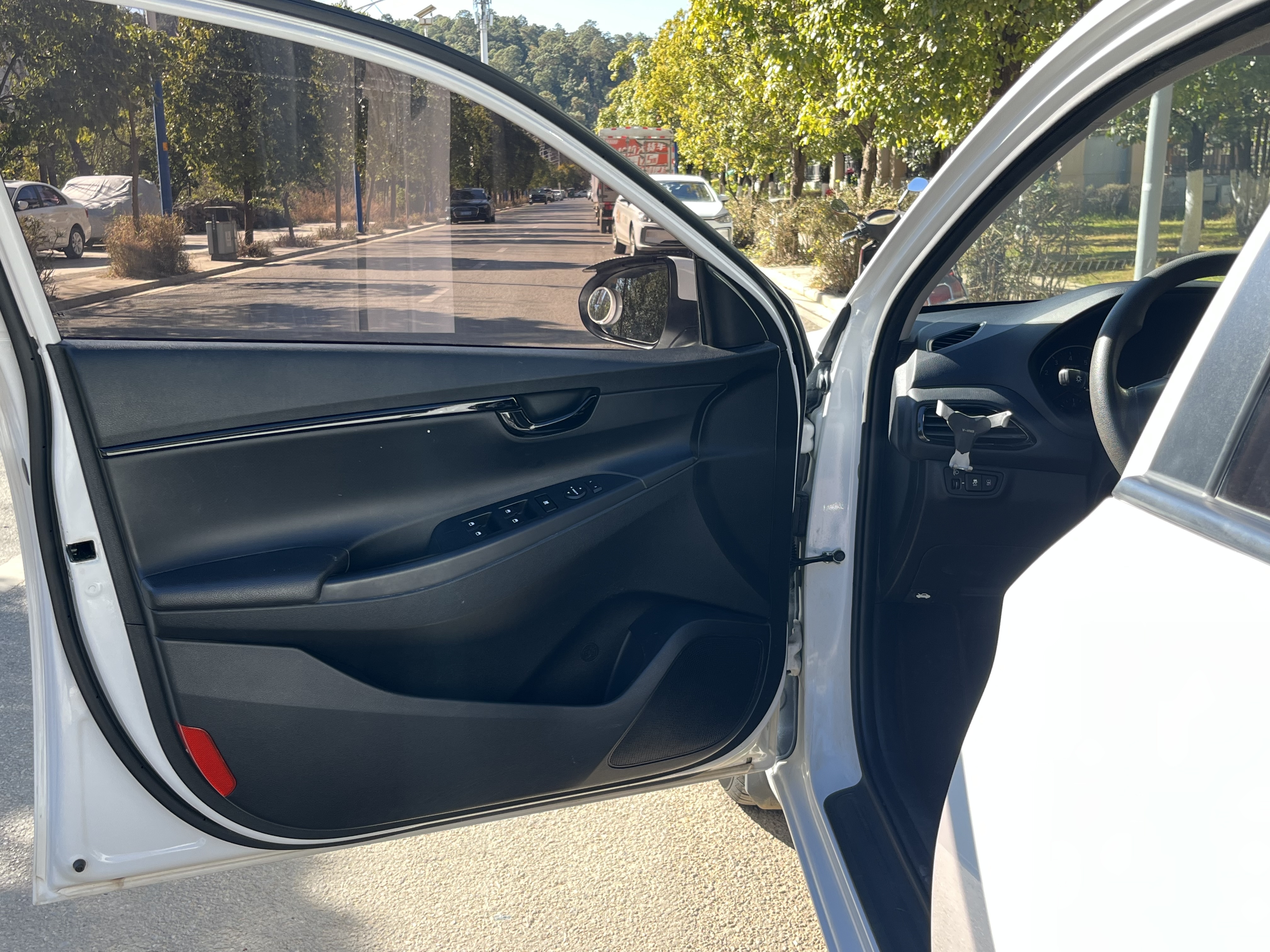 Hyundai Elantra HD 2019 car image #14