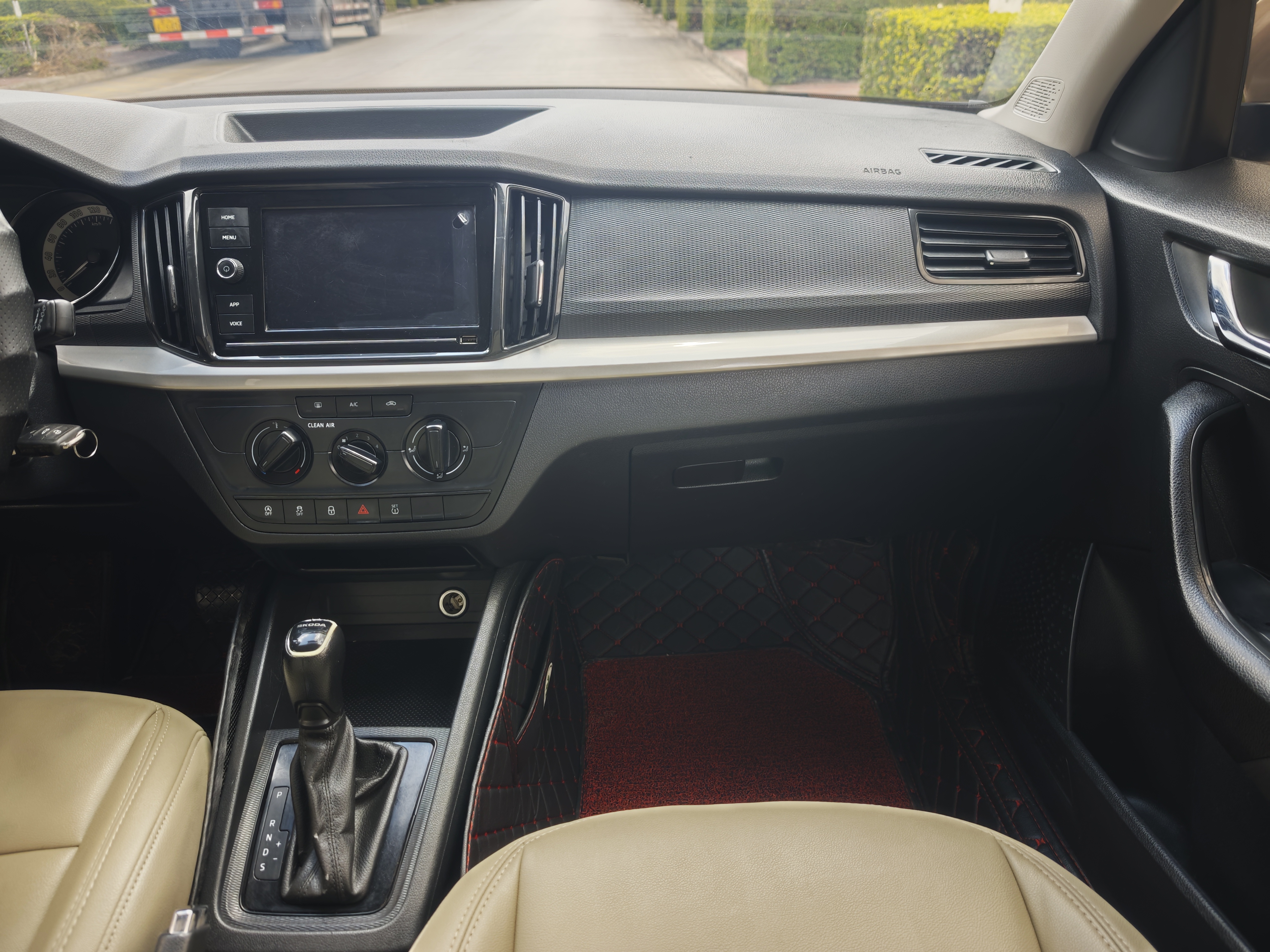 Skoda Kamiq 2019 car image #14