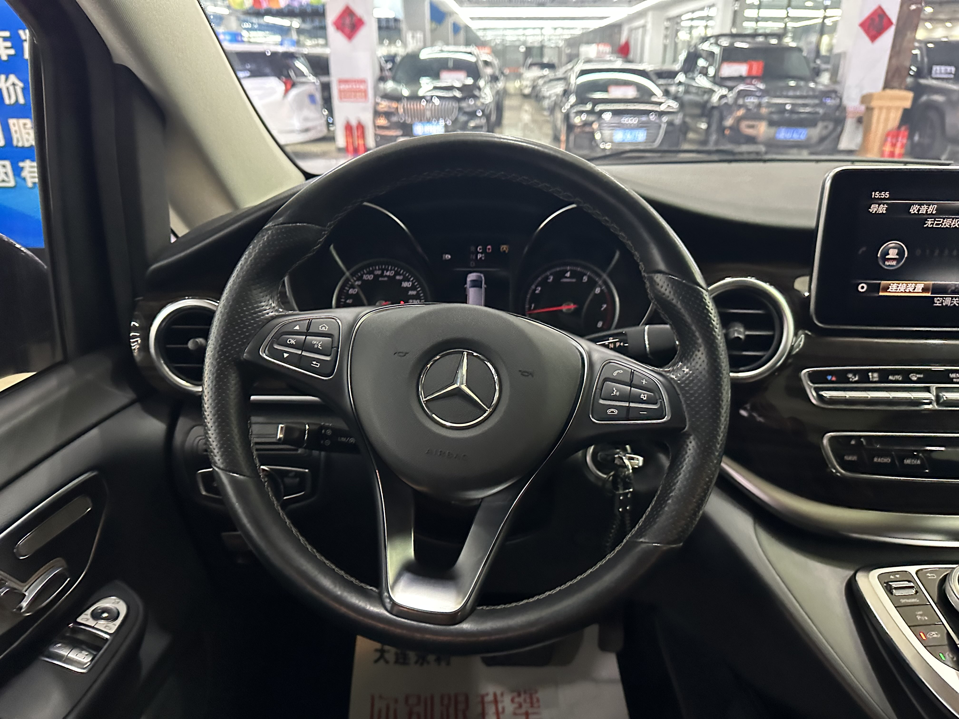 Mercedes-Benz V Class 2018 car image #14