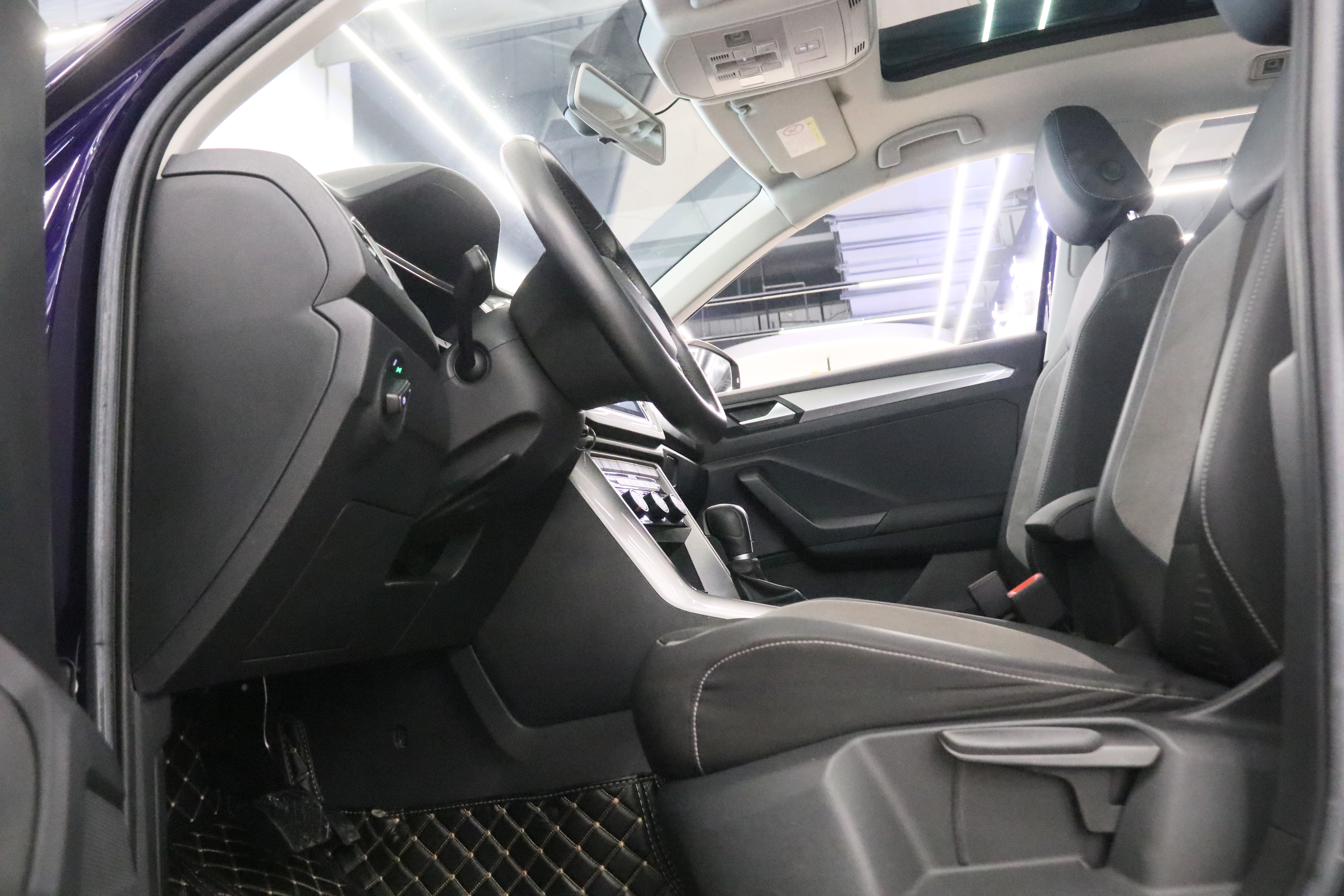 T-Roc 2019 car image #14