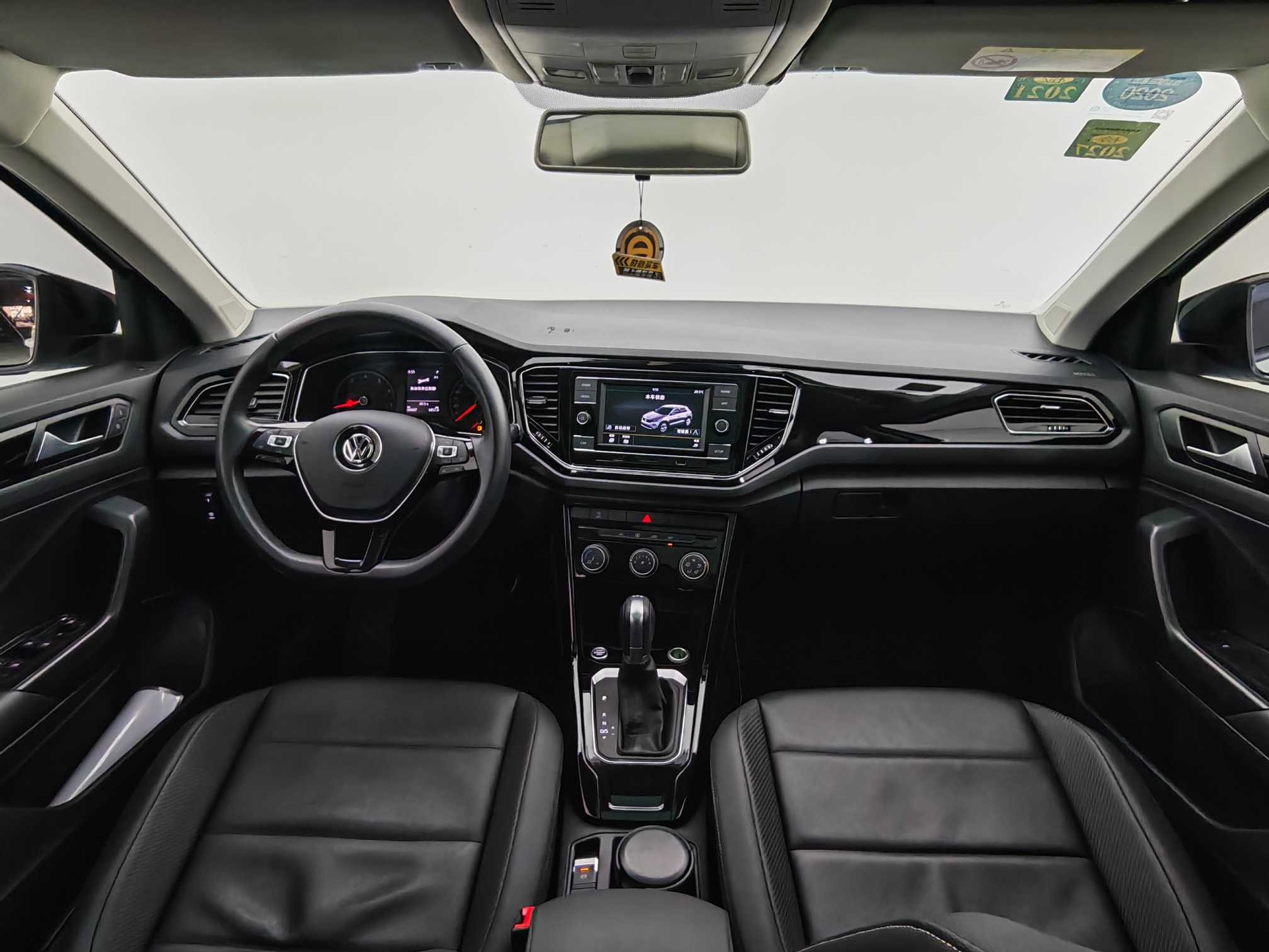 Volkswagen T-Roc 2019 #14 Volkswagen T-Roc 2019 car image #14