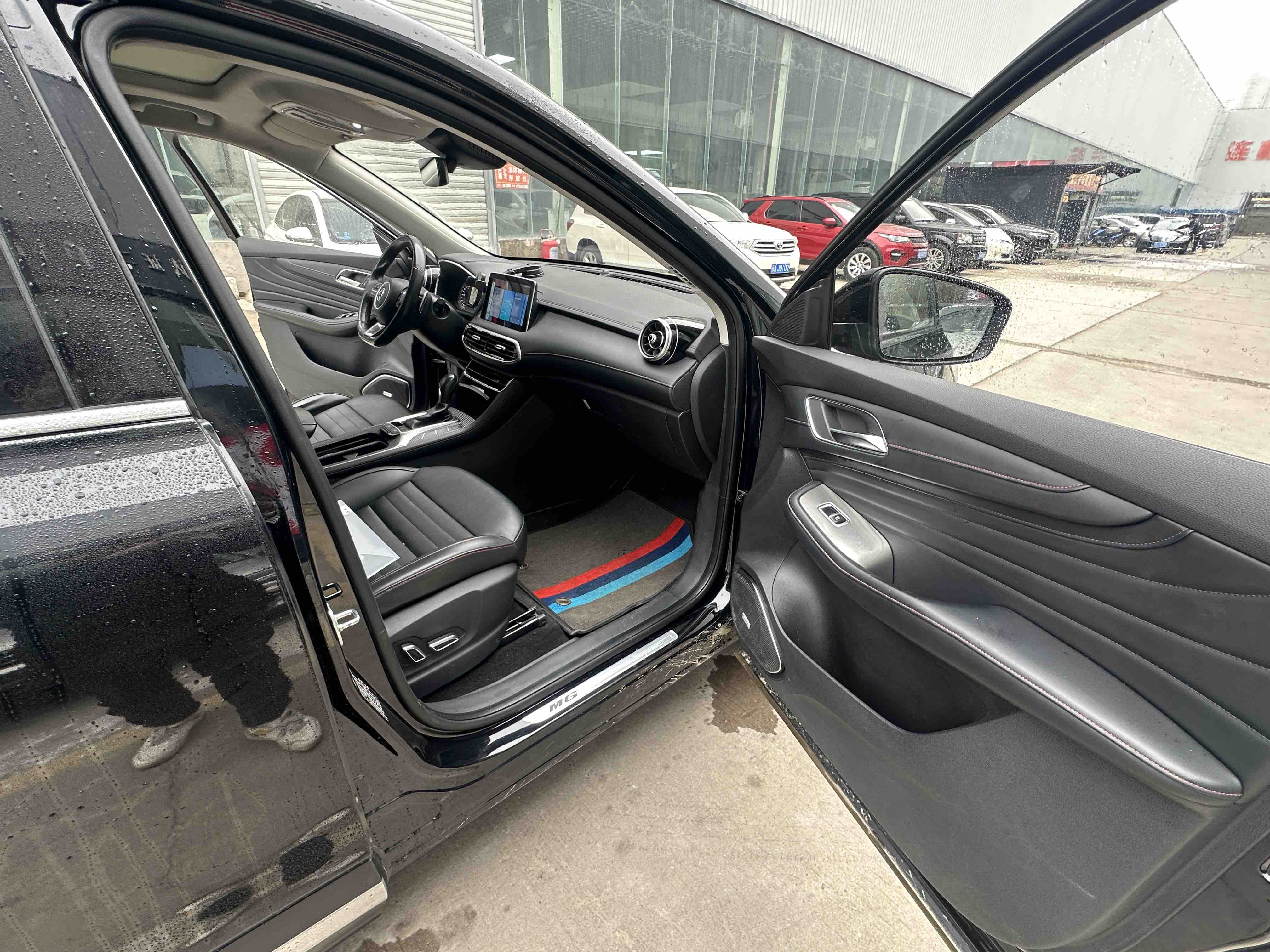 MG HS 2018 car image #14