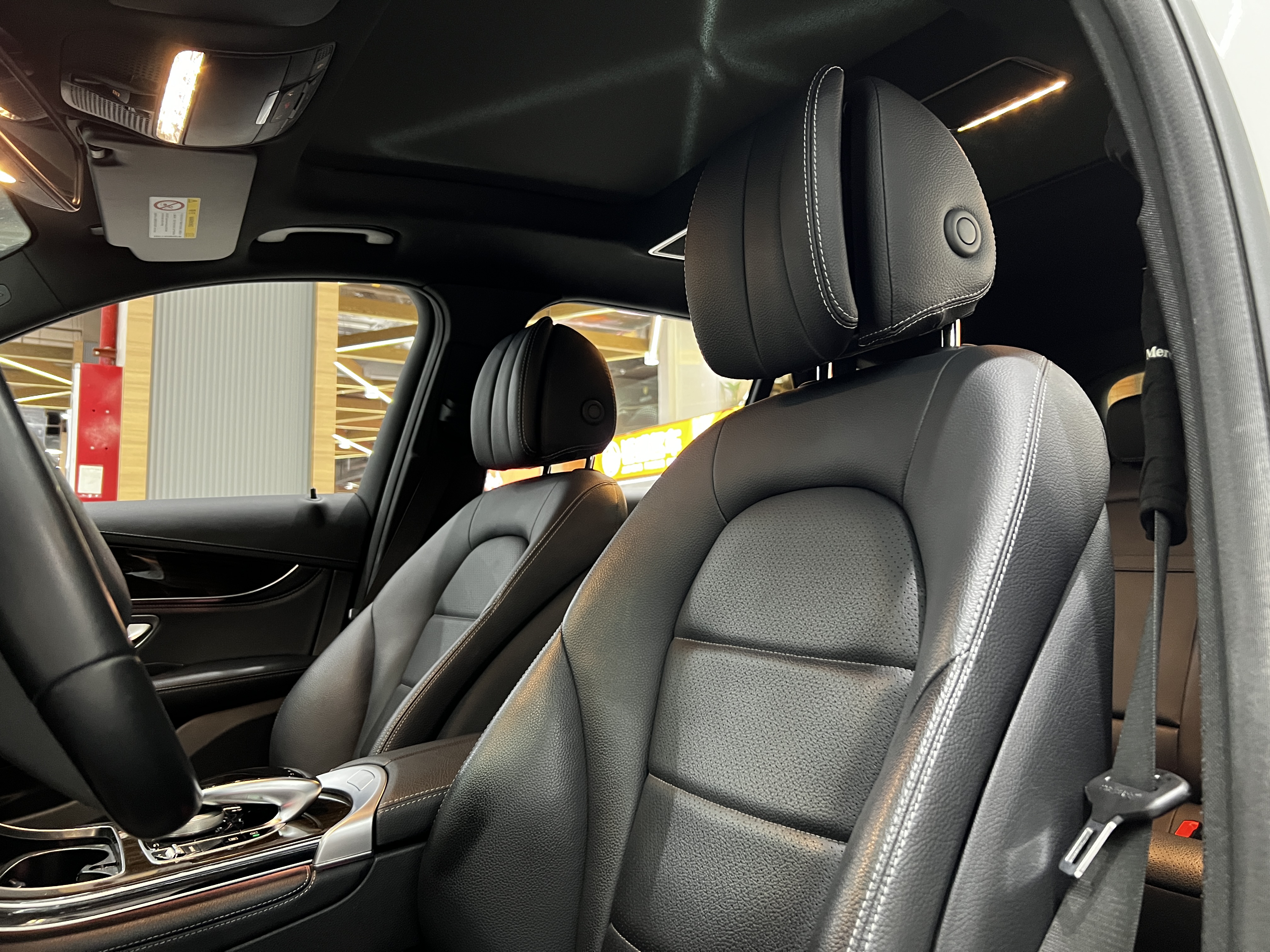 Mercedes-Benz GLC Class 2018 car image #14