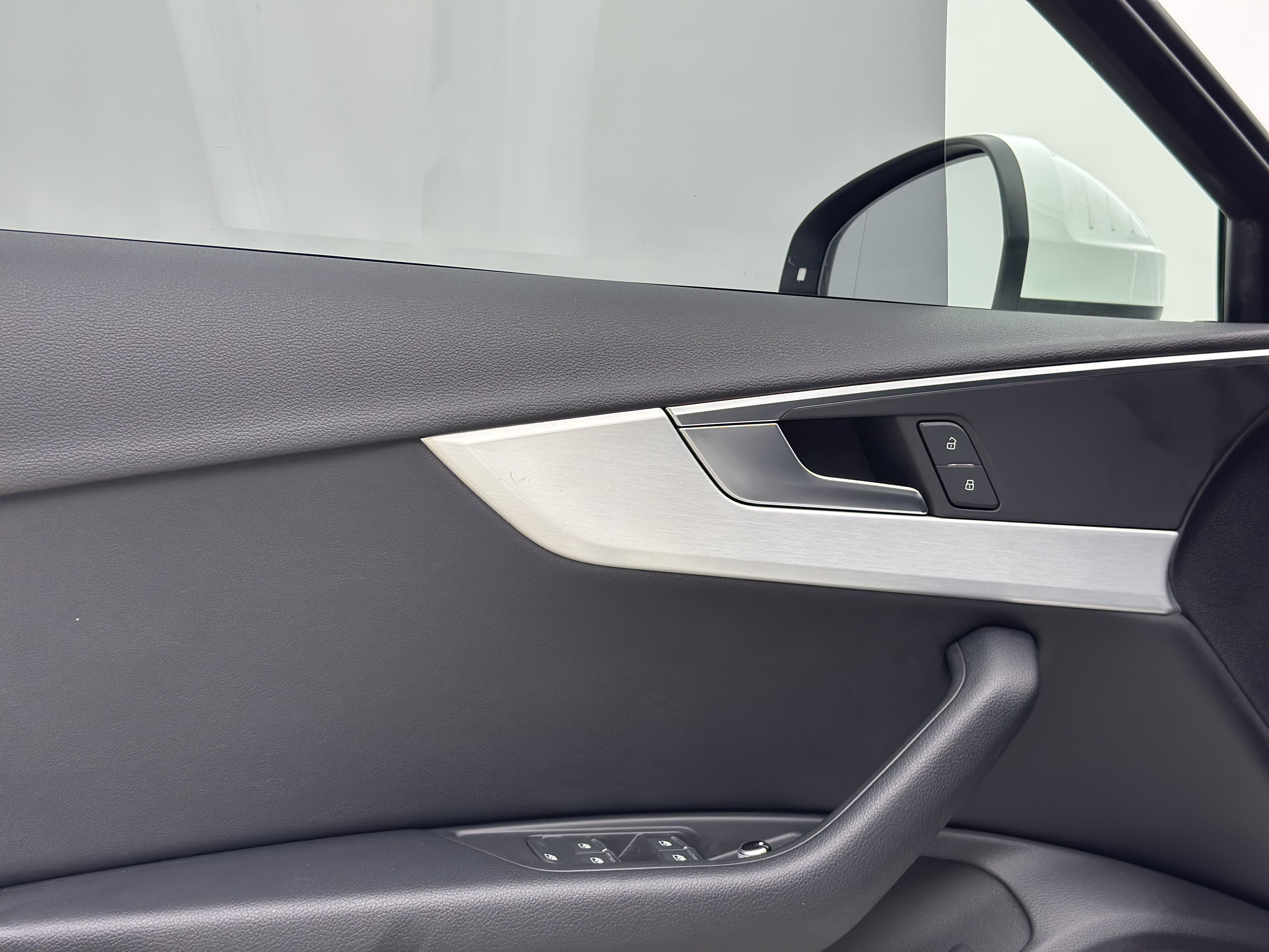 Audi A4L 2019 #14 Audi A4L 2019 car image #14