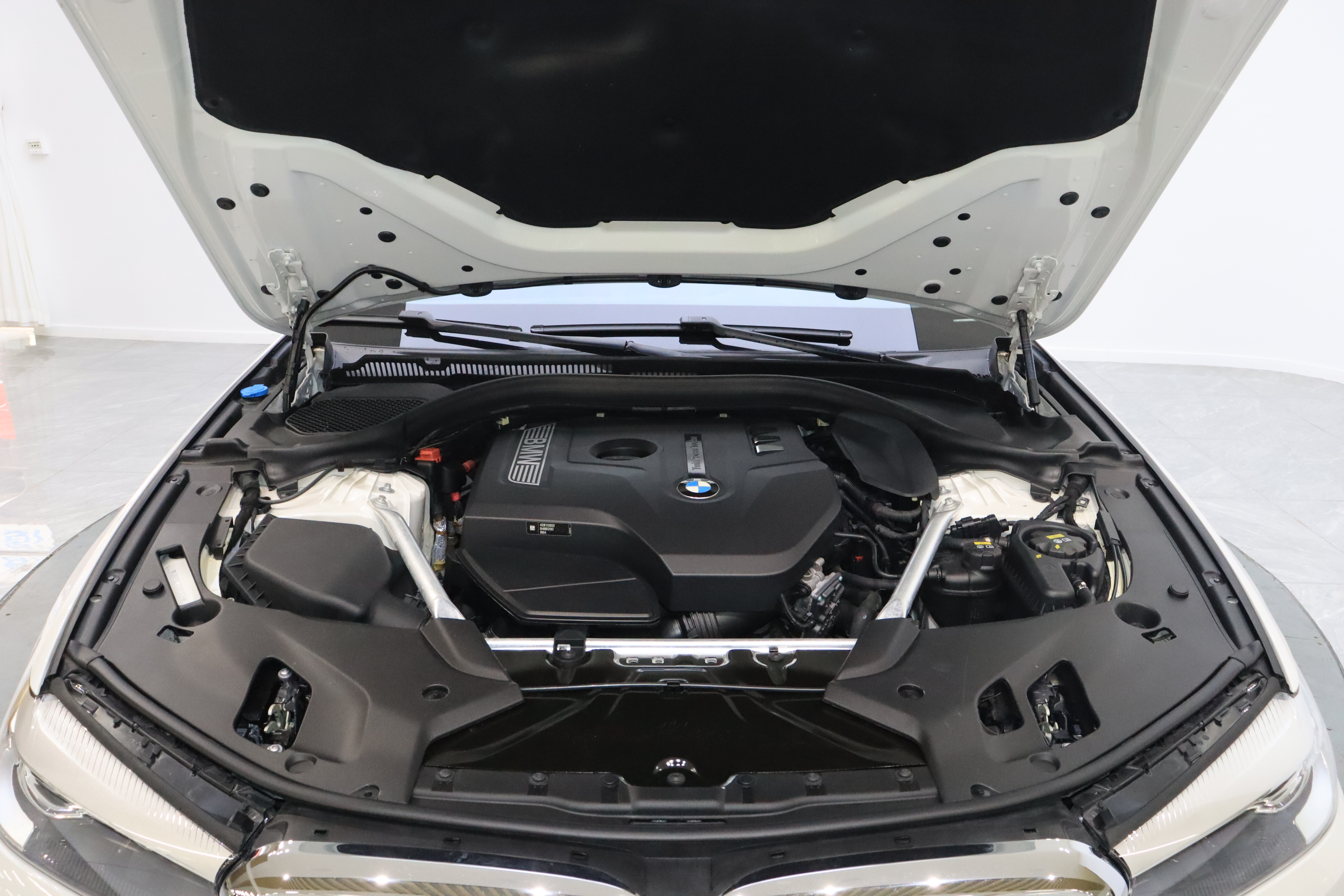 BMW 5 Series 2019 #14 BMW 5 Series 2019 car image #14