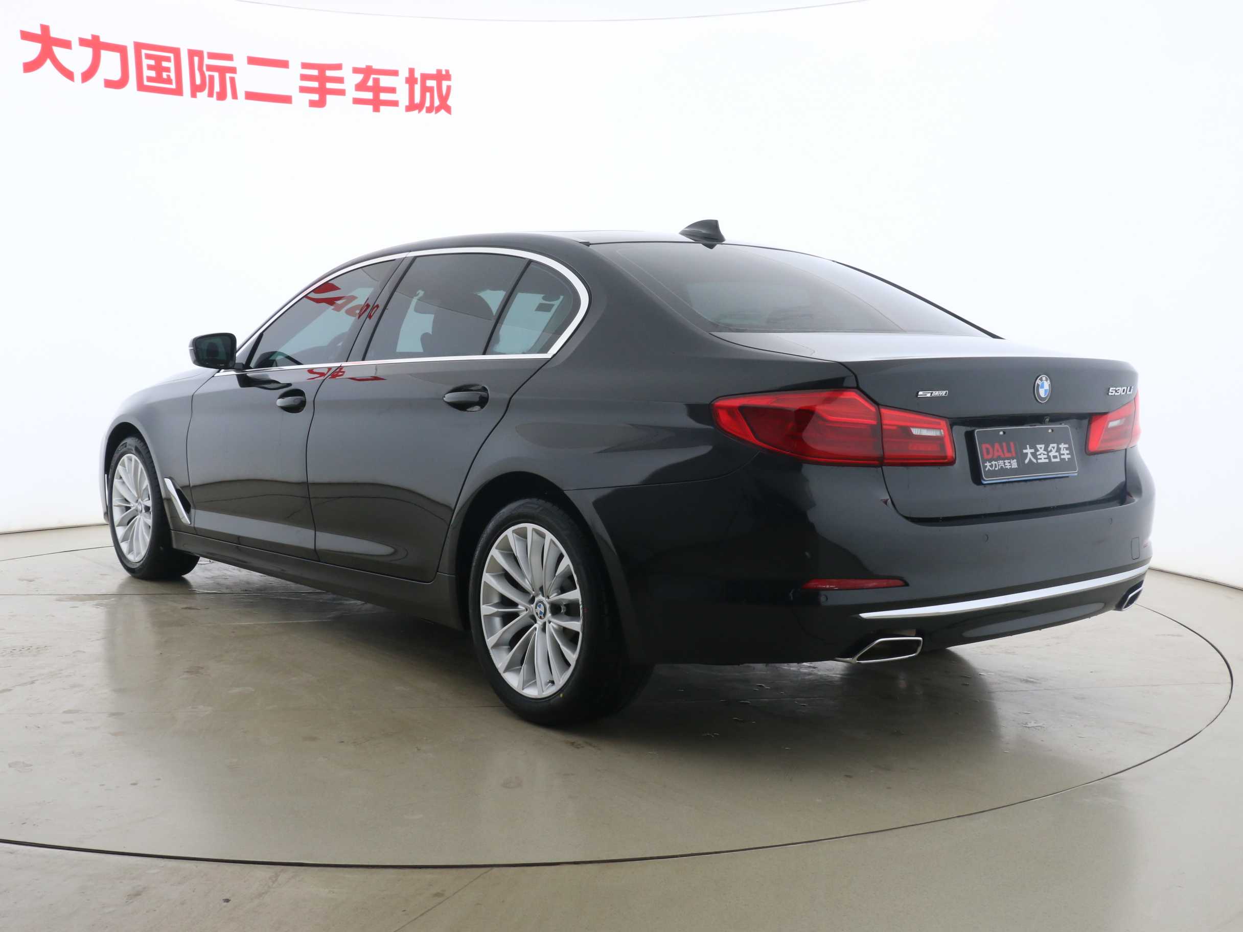 BMW 5 Series 2019 car image #14