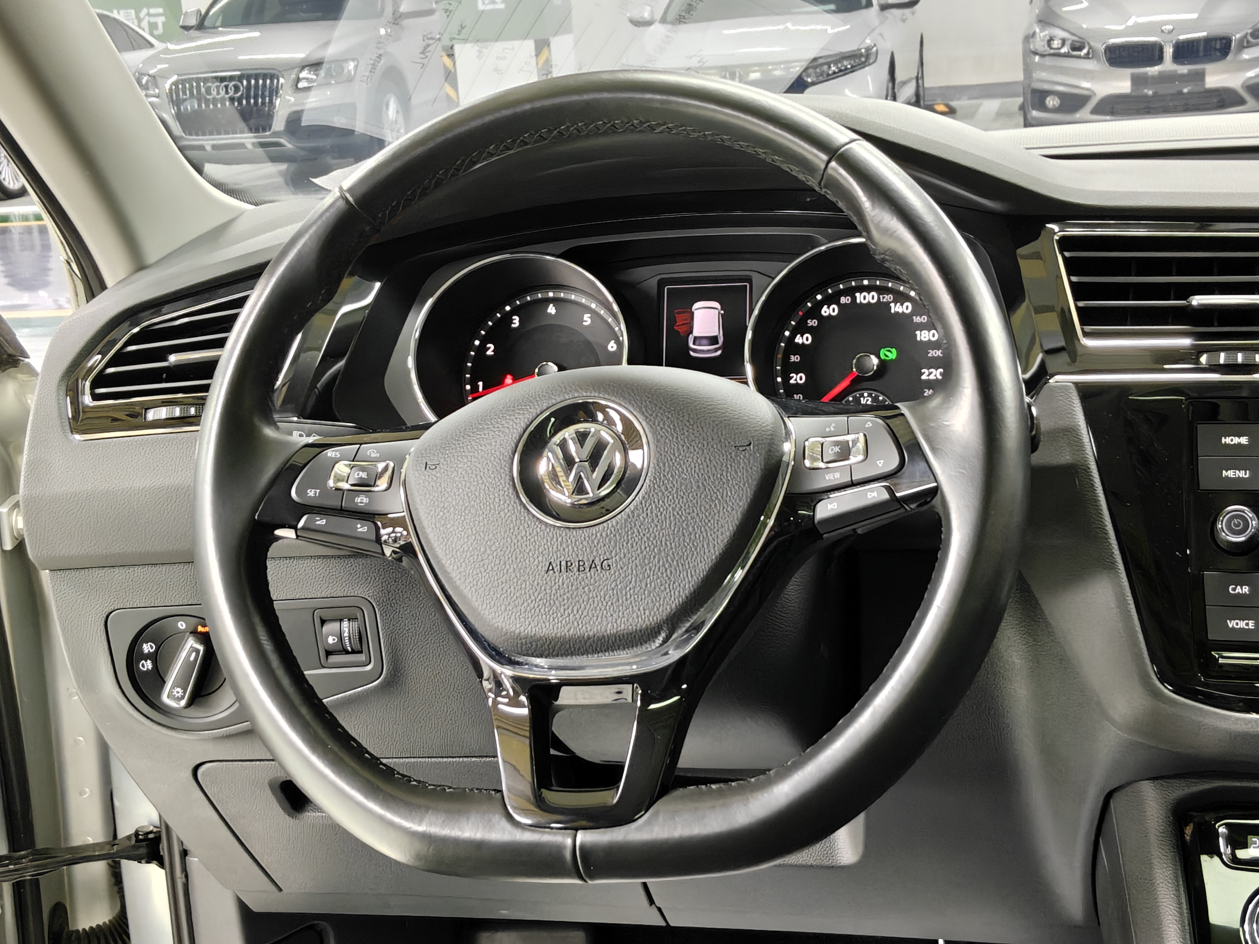 Volkswagen Tiguan L 2019 #14 Volkswagen Tiguan L 2019 car image #14