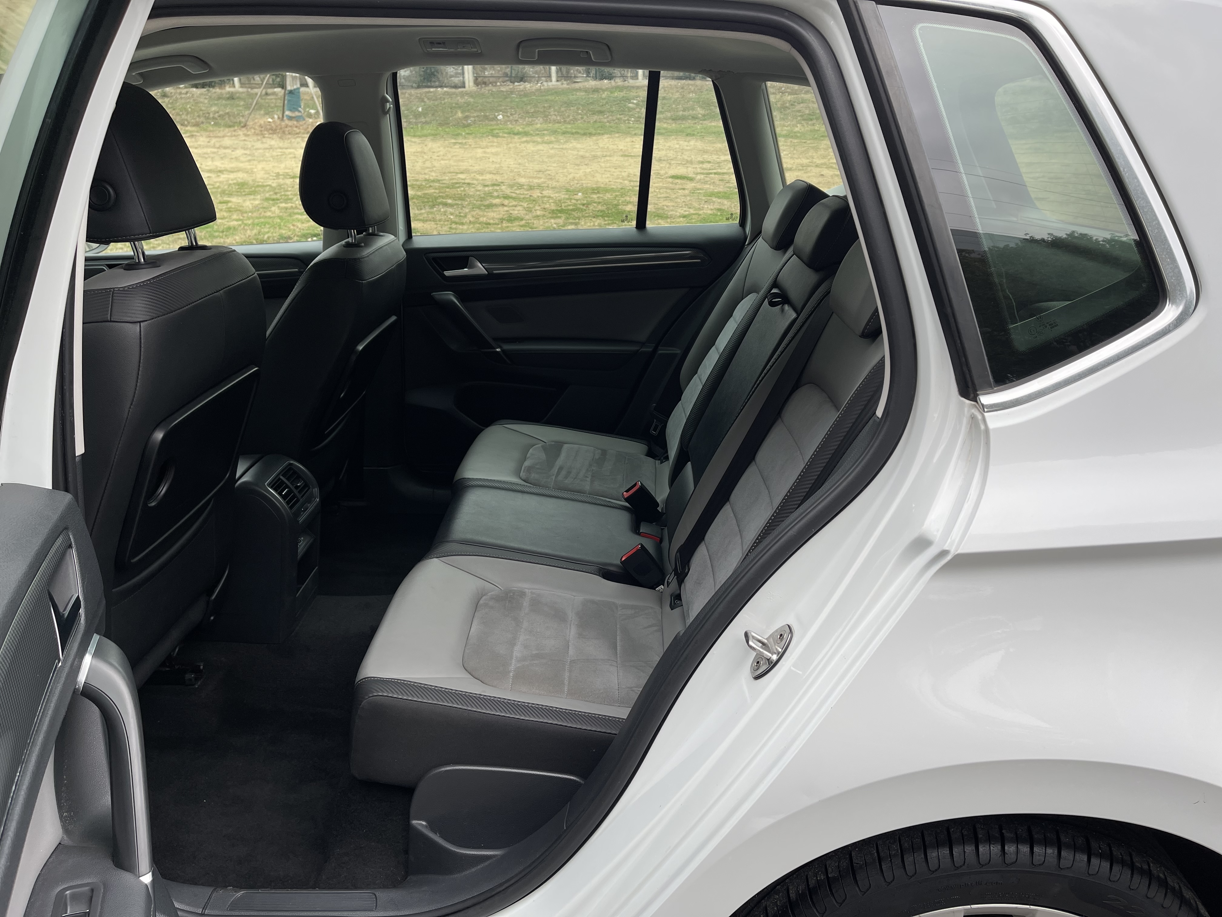 Volkswagen 2019 car image #14