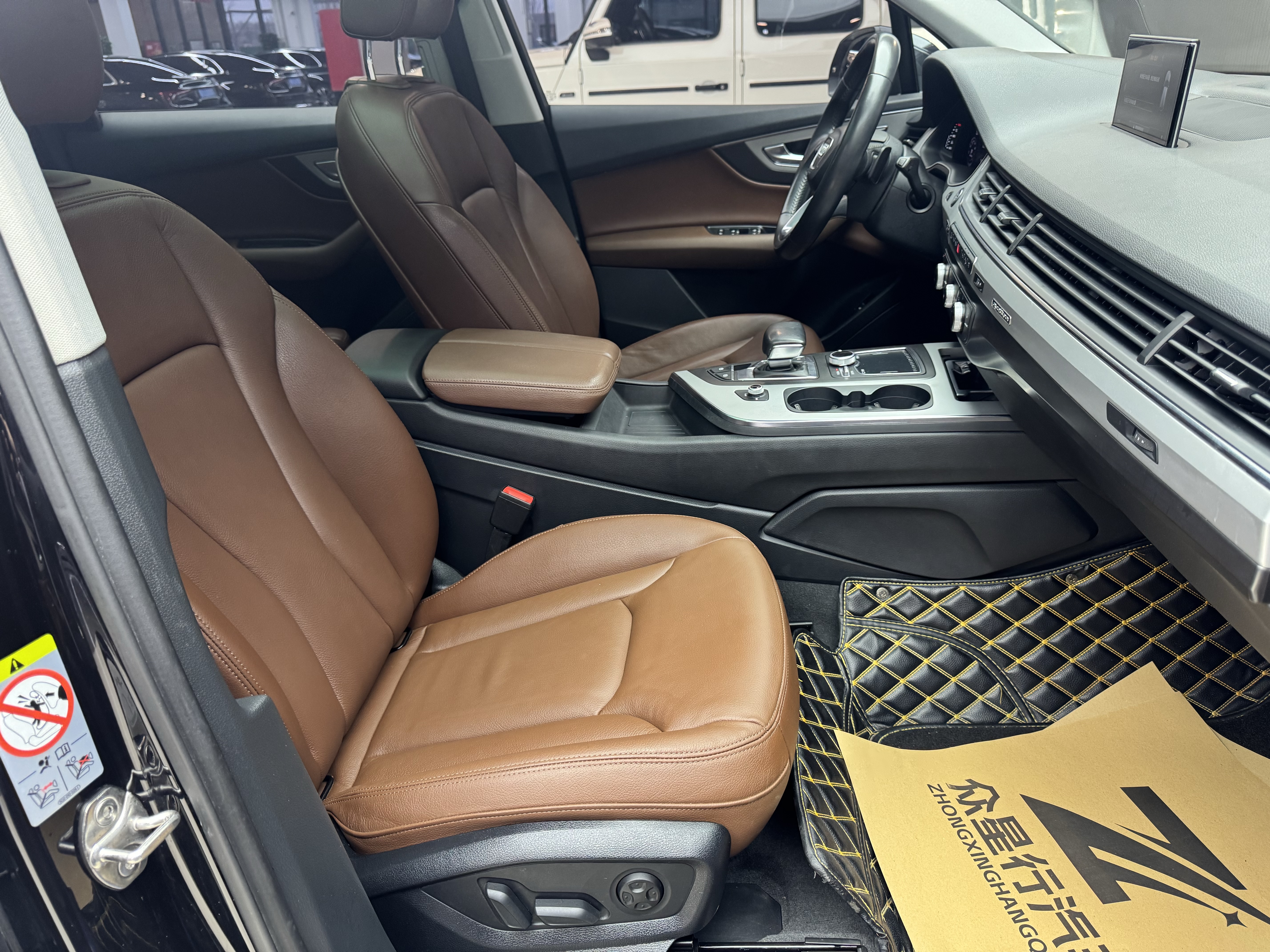 Audi Q7 2019 image de voiture #14