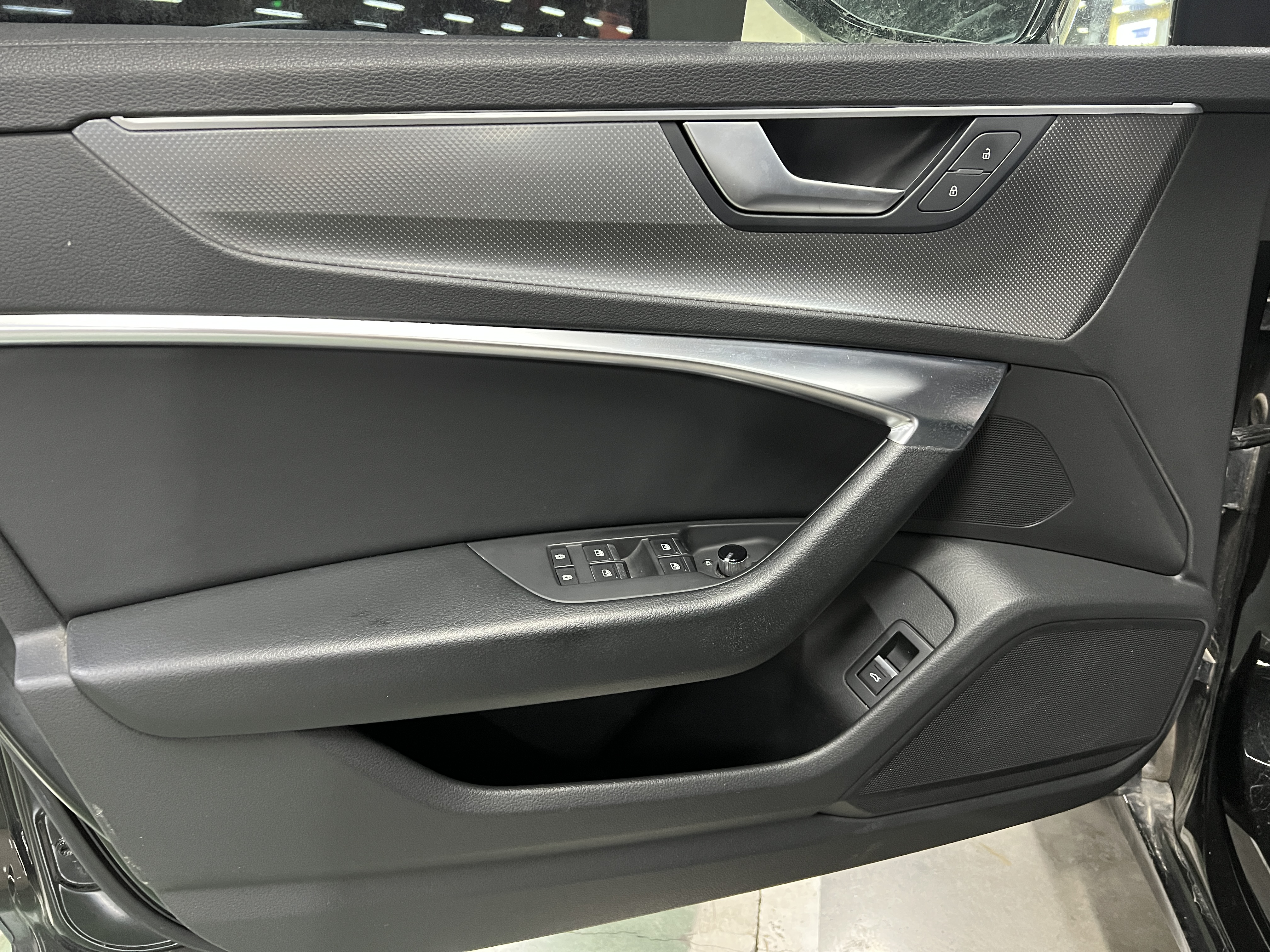 Audi A6L 2020 car image #14