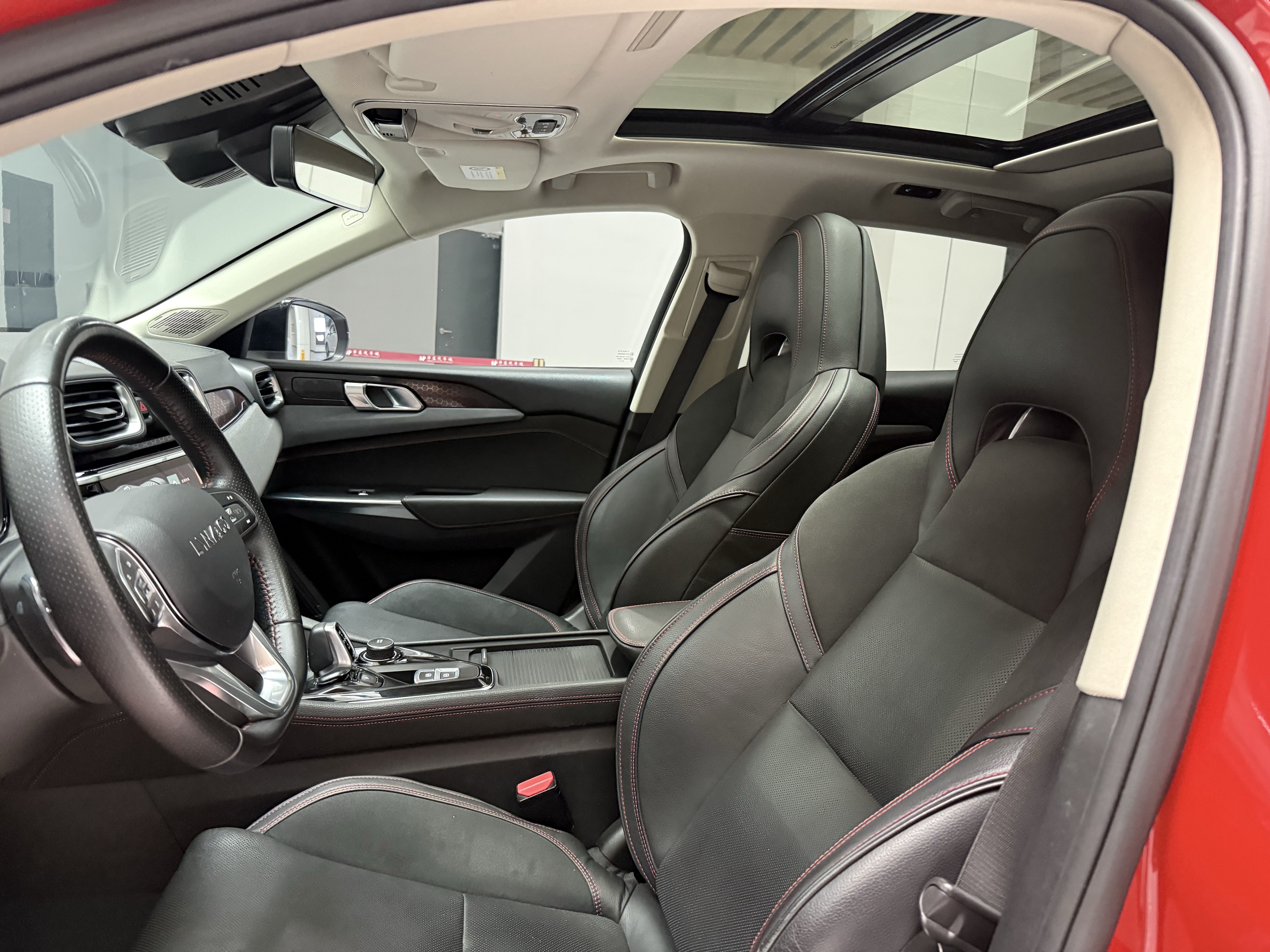 Lynk & Co 02 2019 car image #14