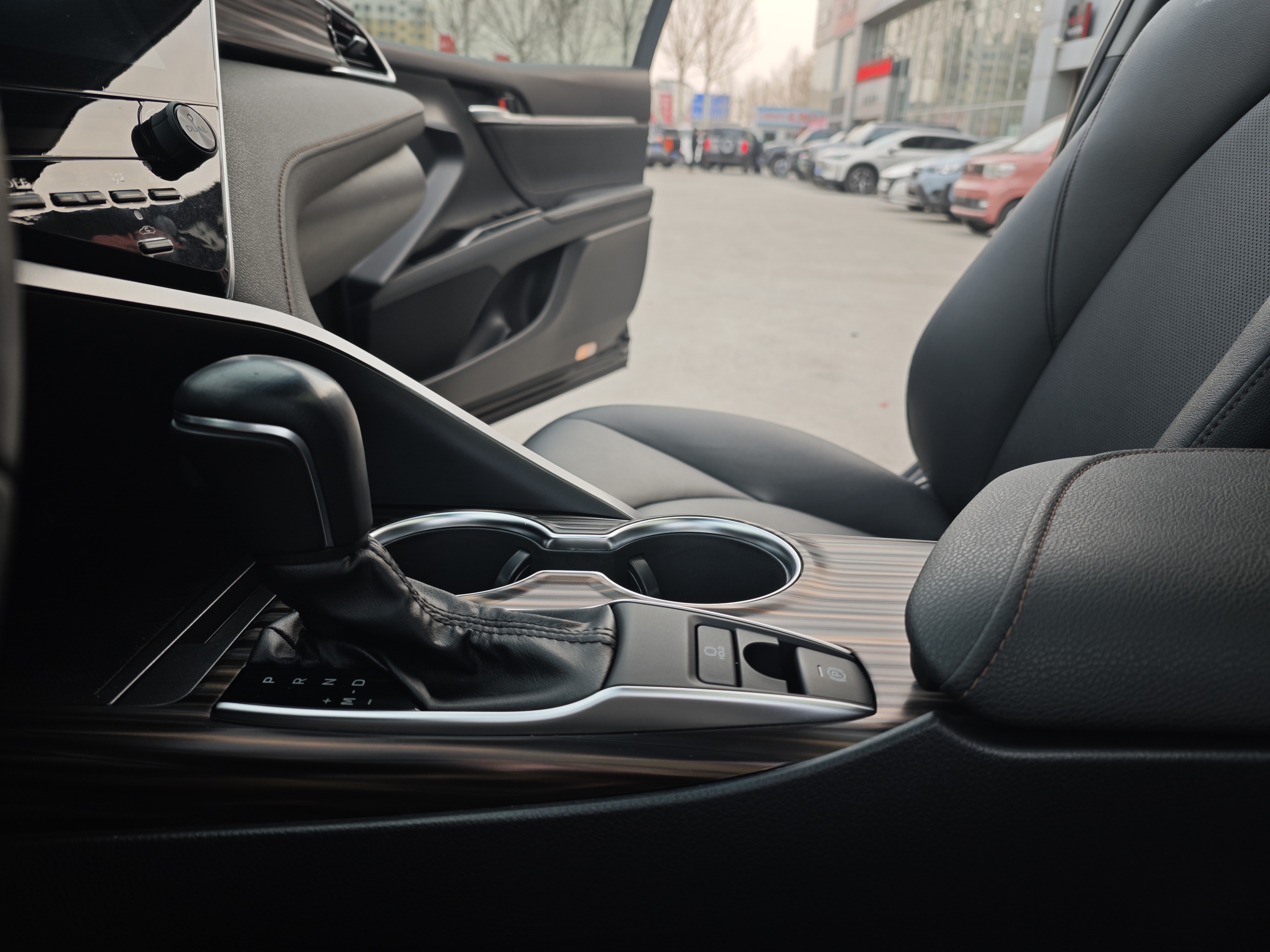 Toyota Camry 2020 car image #14