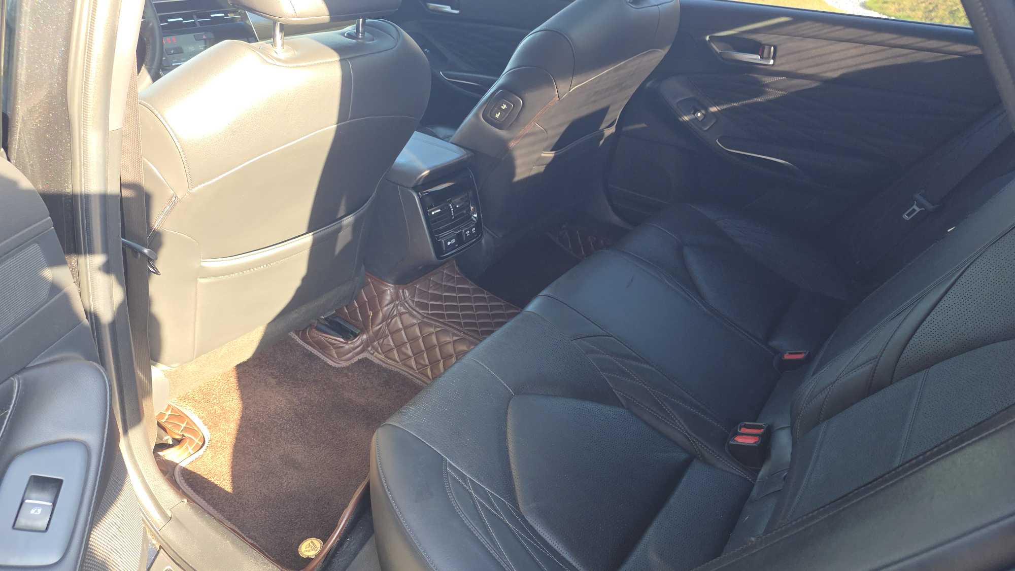 Toyota Avalon 2019 car image #14