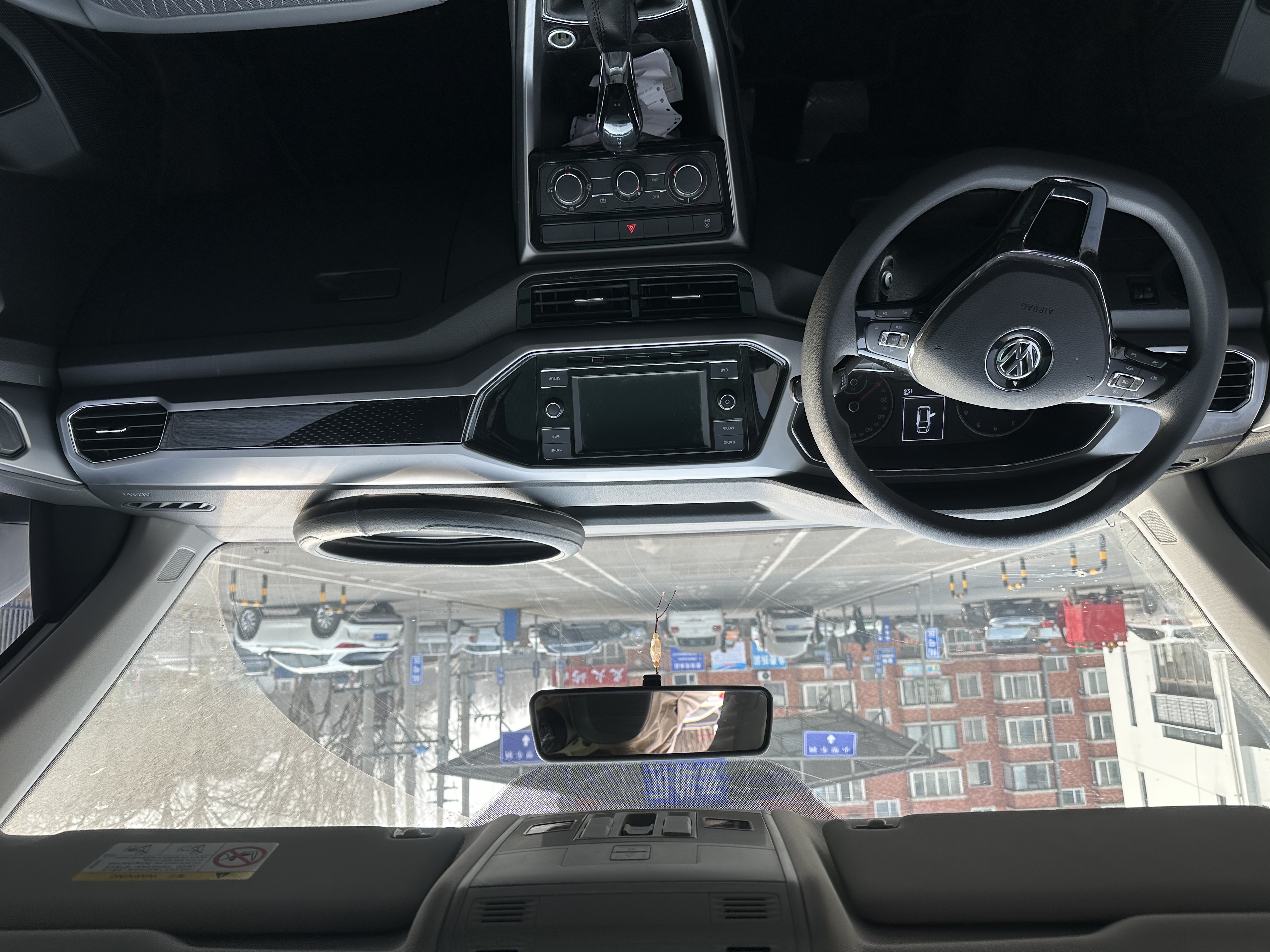 Volkswagen T-Cross 2019 car image #14