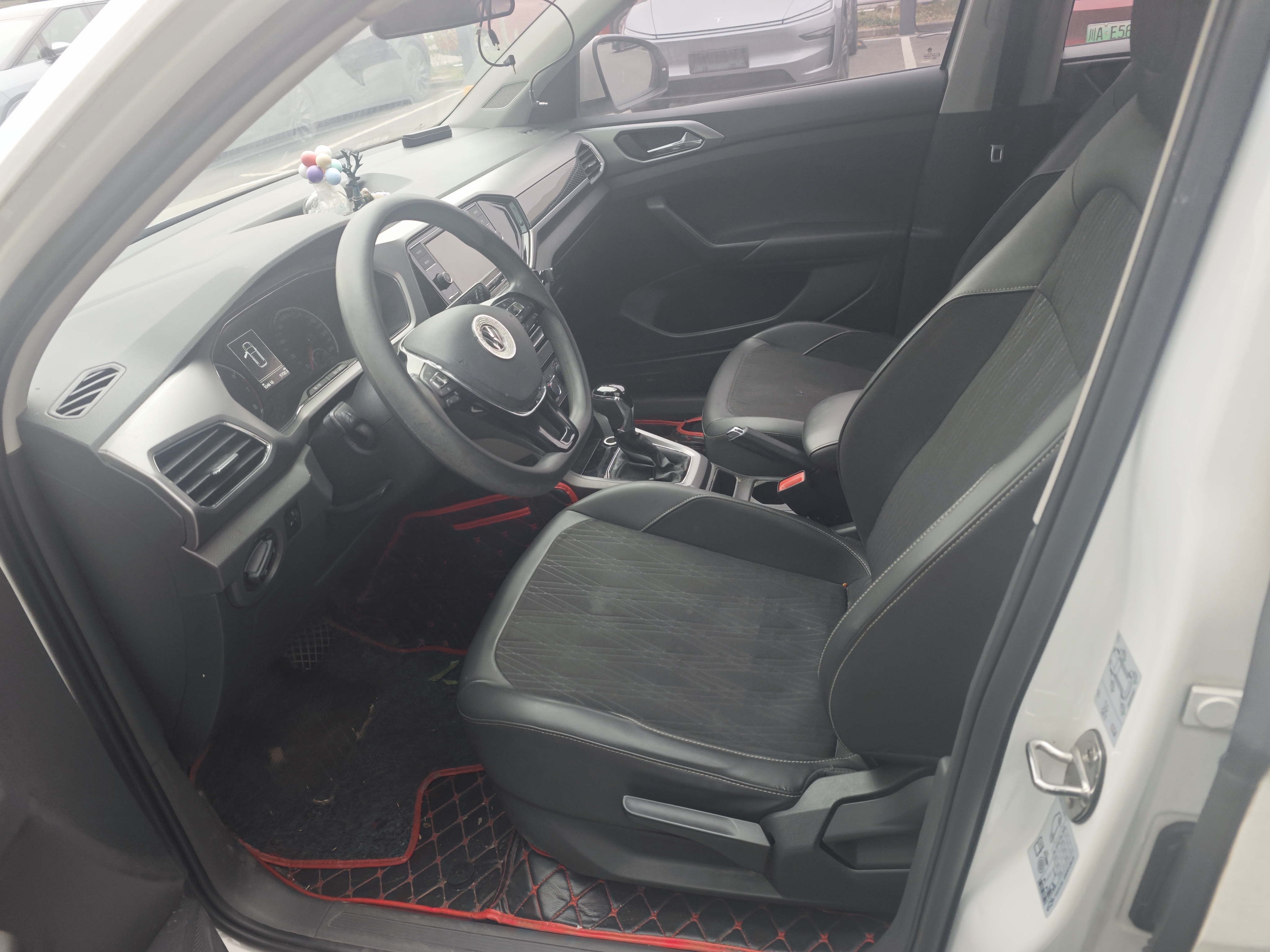 Volkswagen T-Cross 2019 car image #14