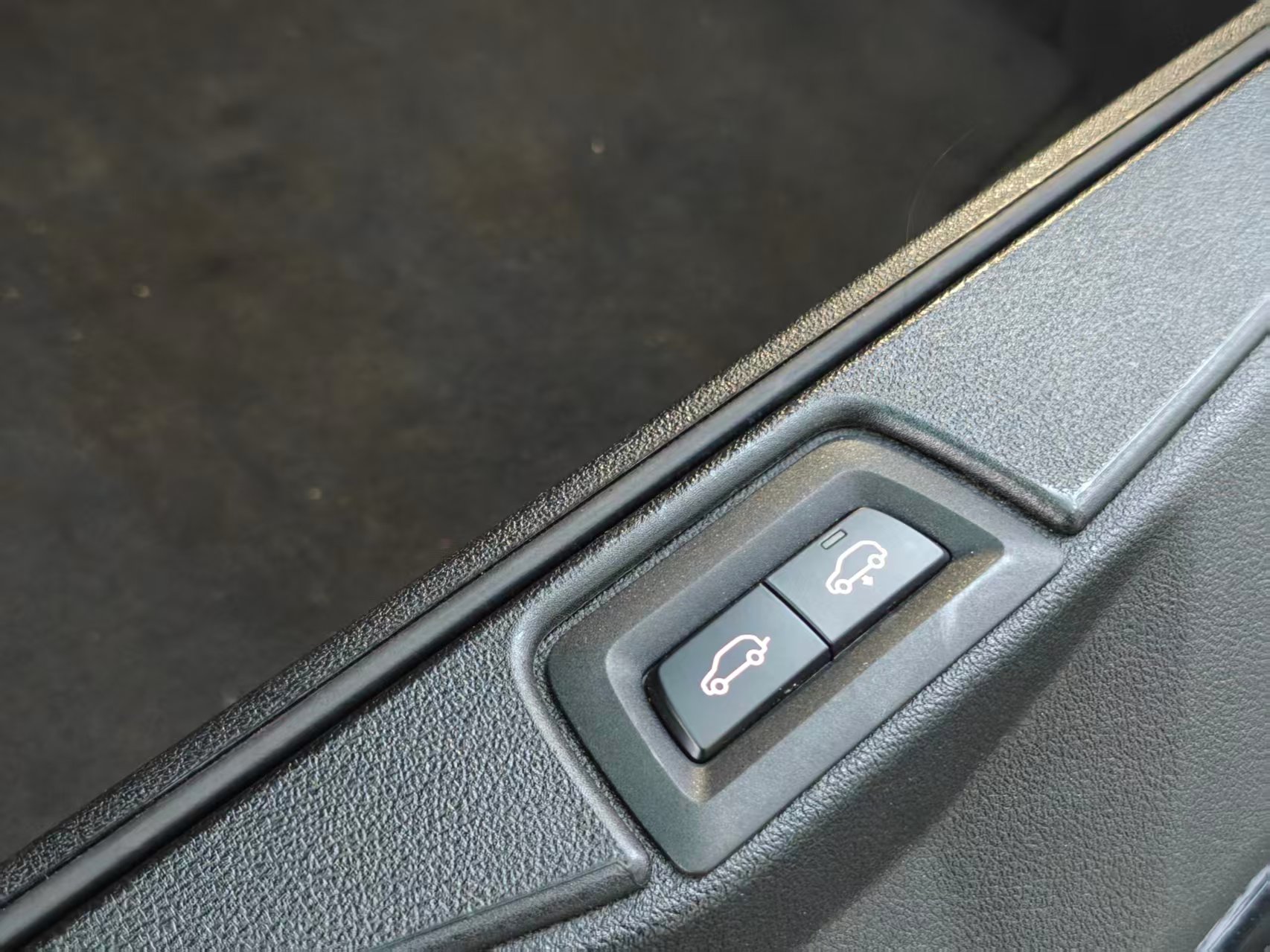 BMW X7 M60i 2019 car image #14