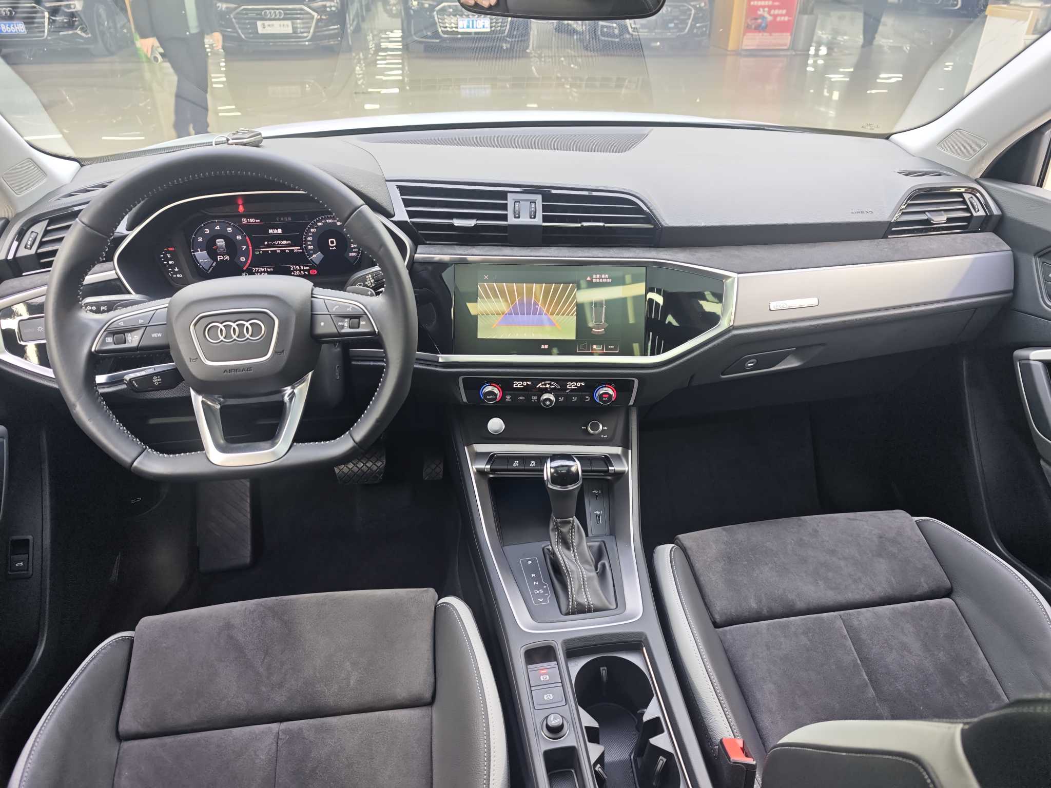 Audi Q3 2019 #14 Audi Q3 2019 car image #14