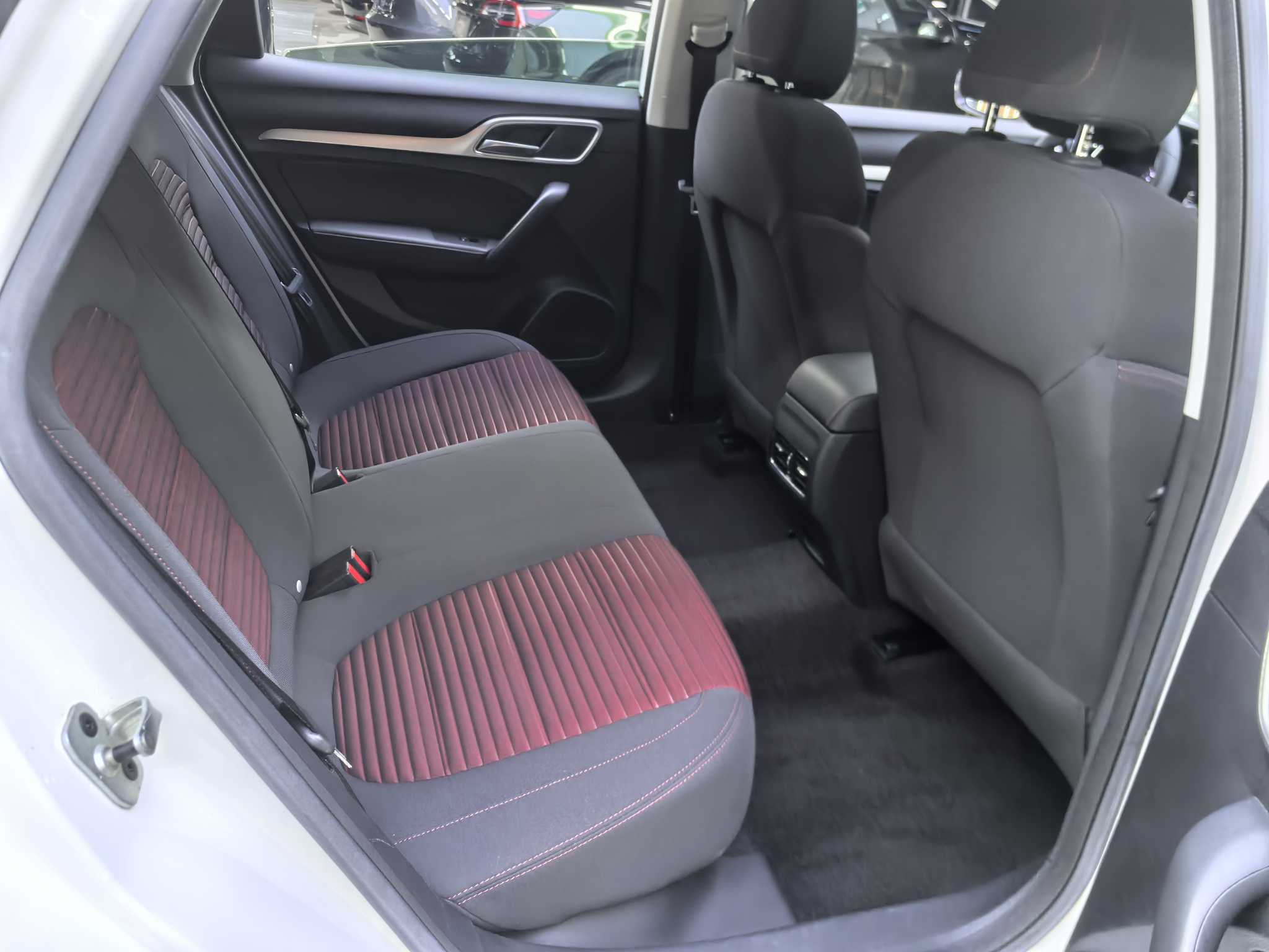 6 2020 car image #14