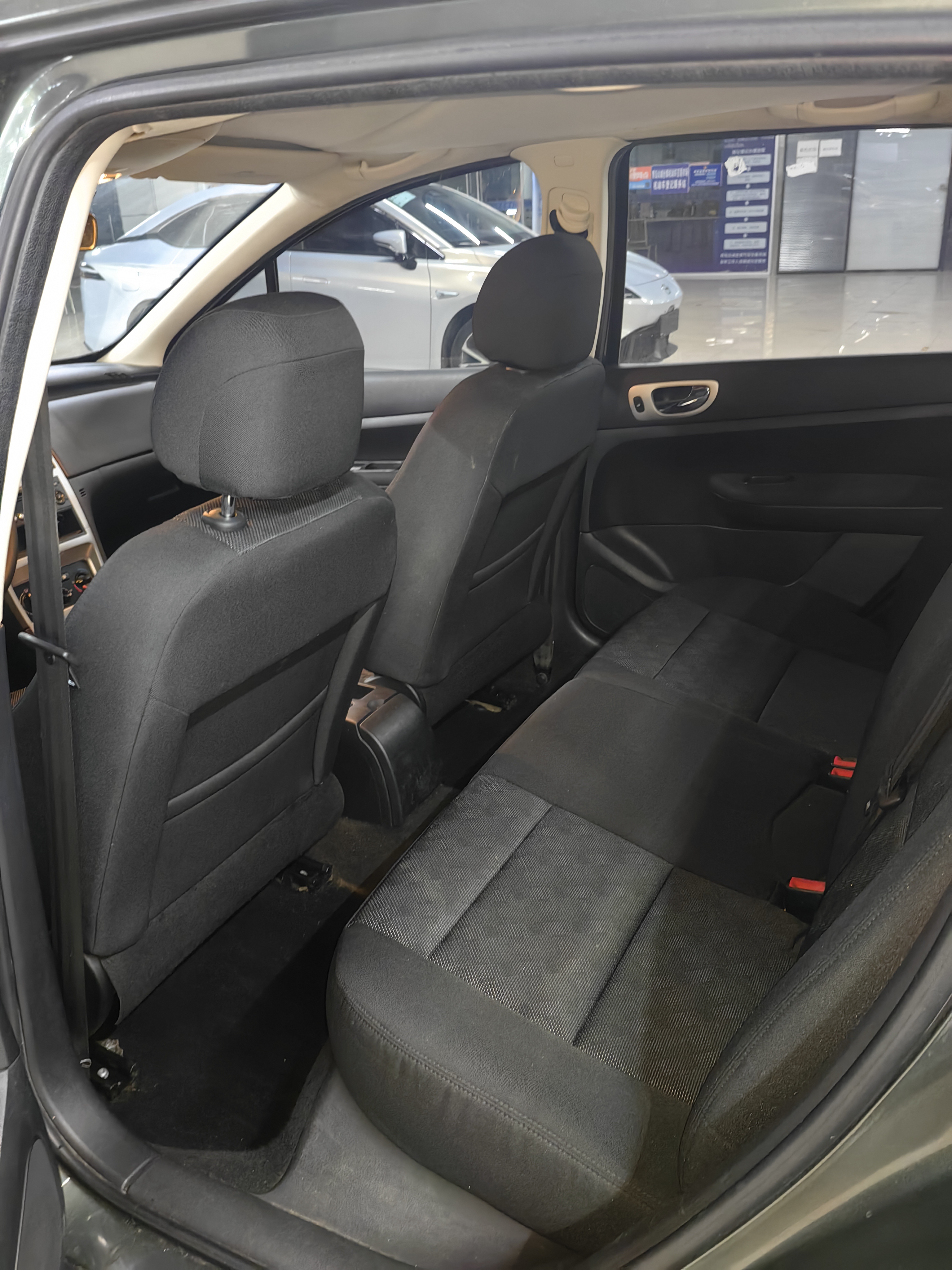 Peugeot 307 2011 car image #14