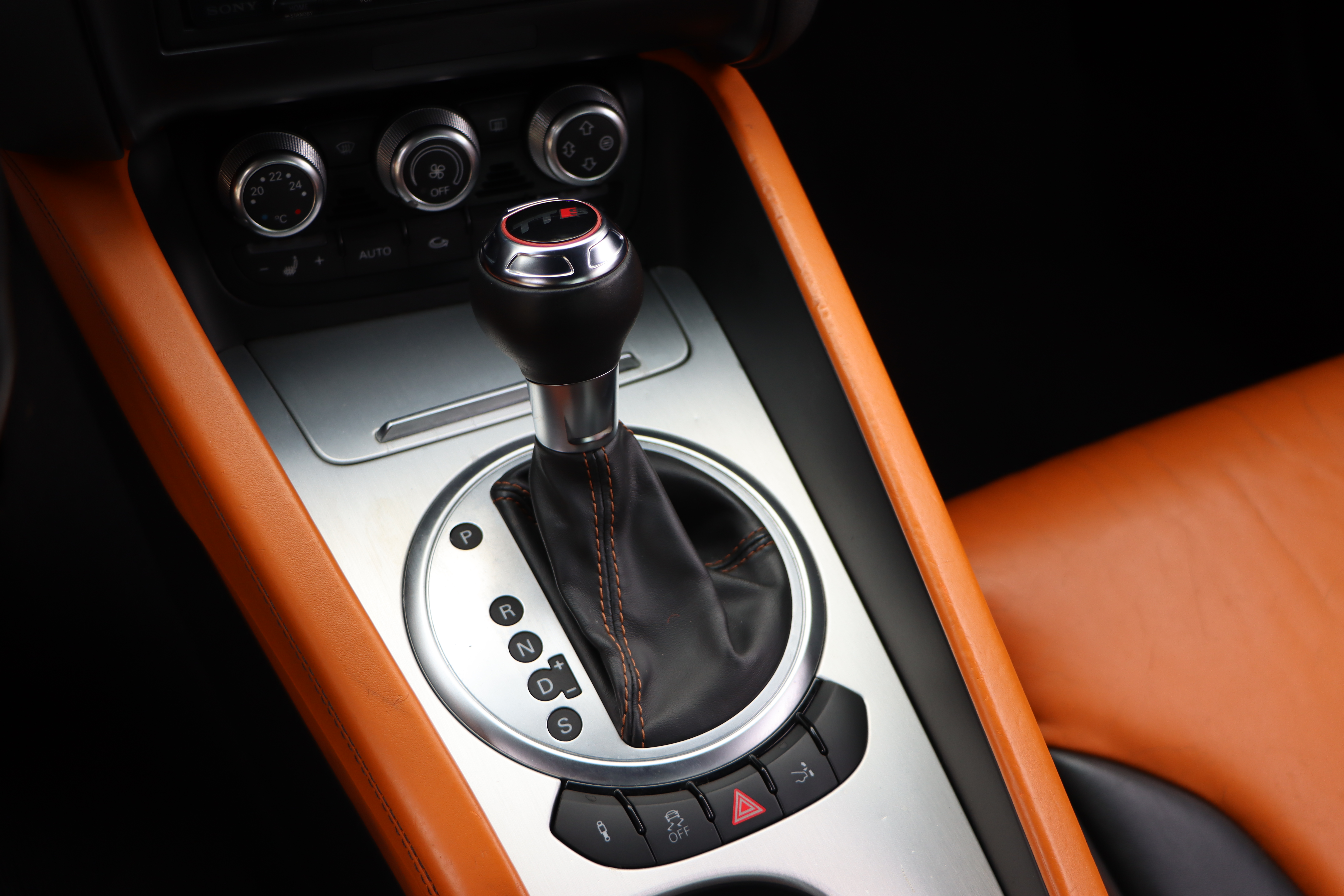 Audi TTS 2013 car image #14