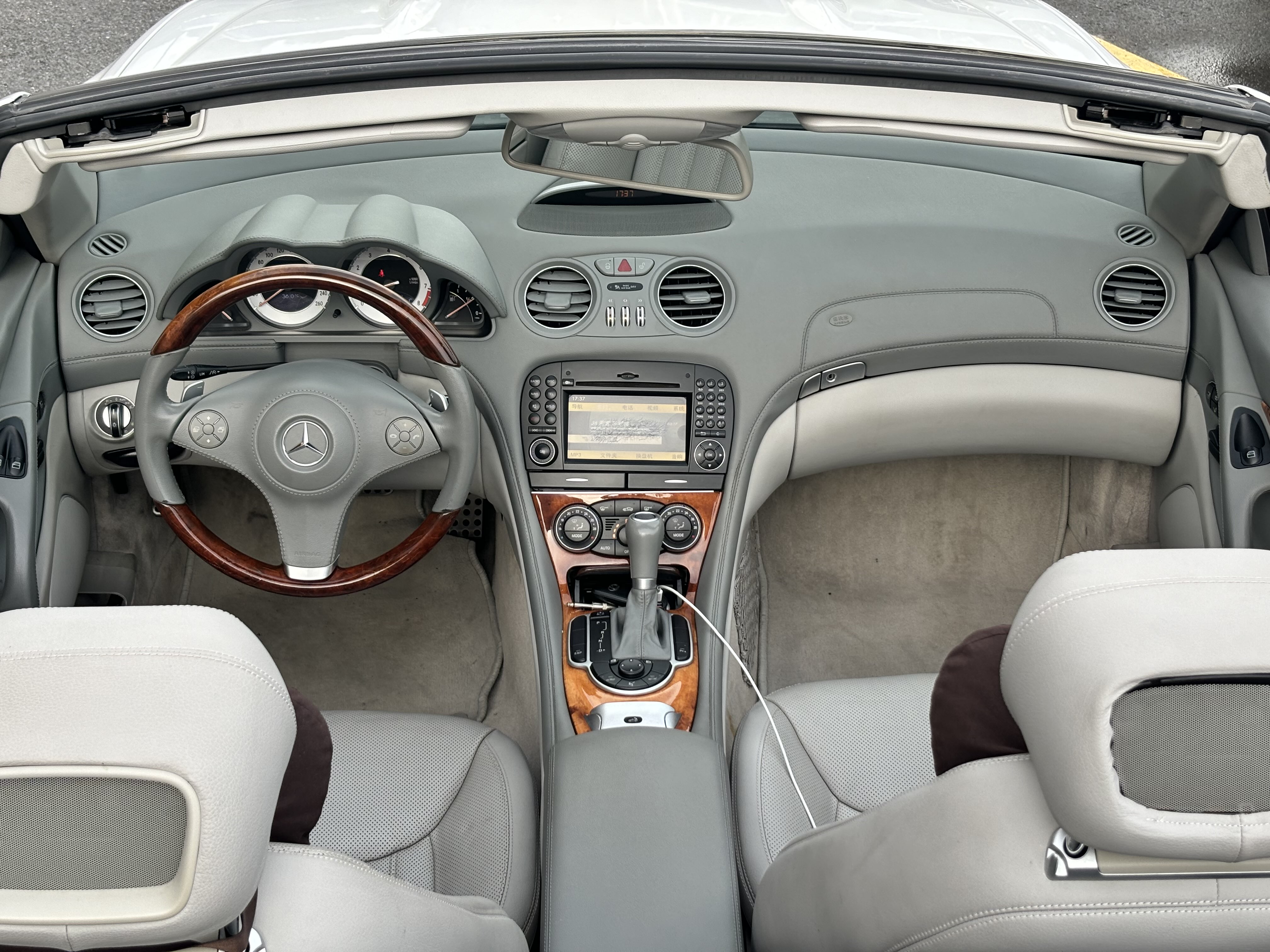 Mercedes-Benz SL Class 2009 #14 Mercedes-Benz SL Class 2009 car image #14