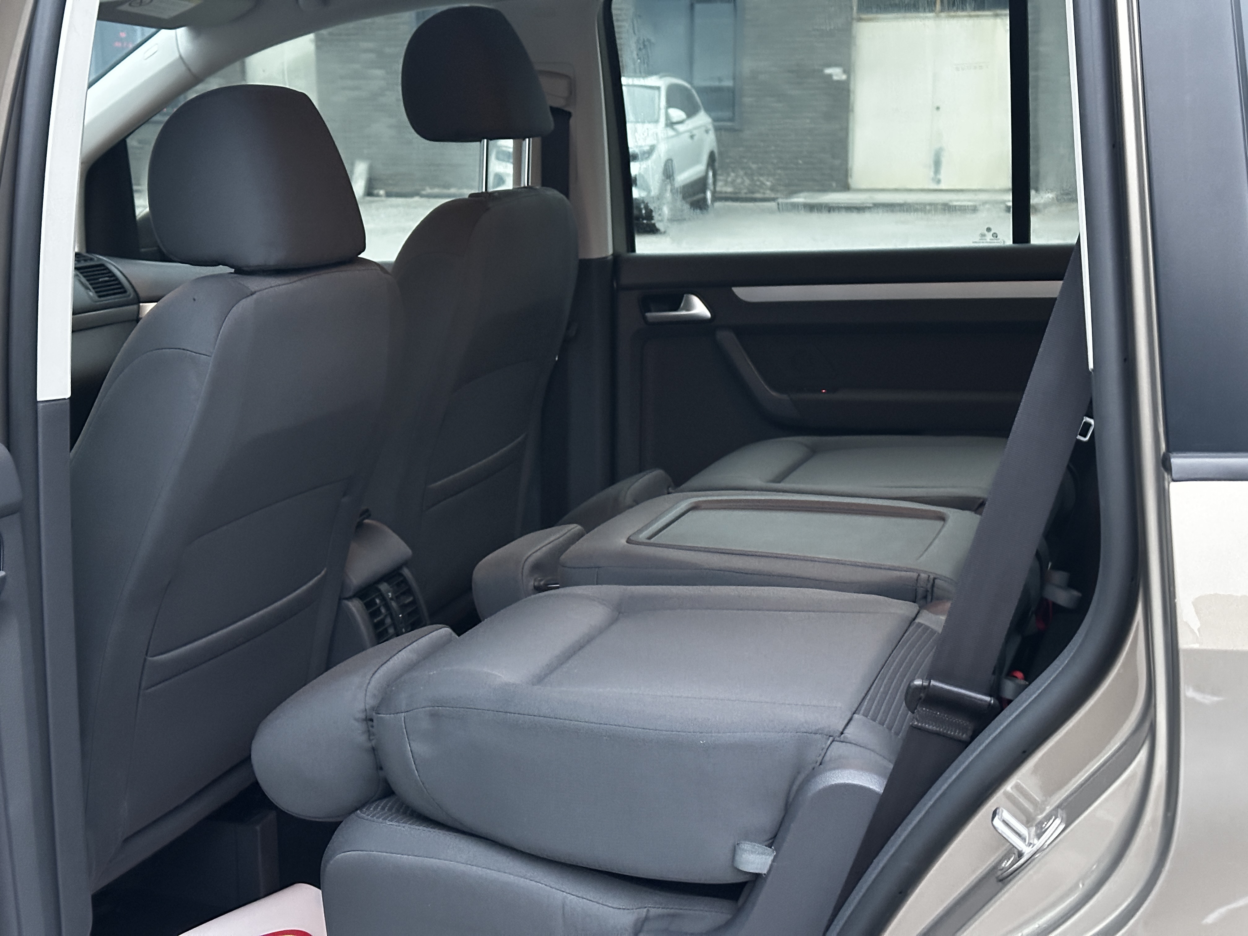 Volkswagen Touran 2015 immagine di auto #14