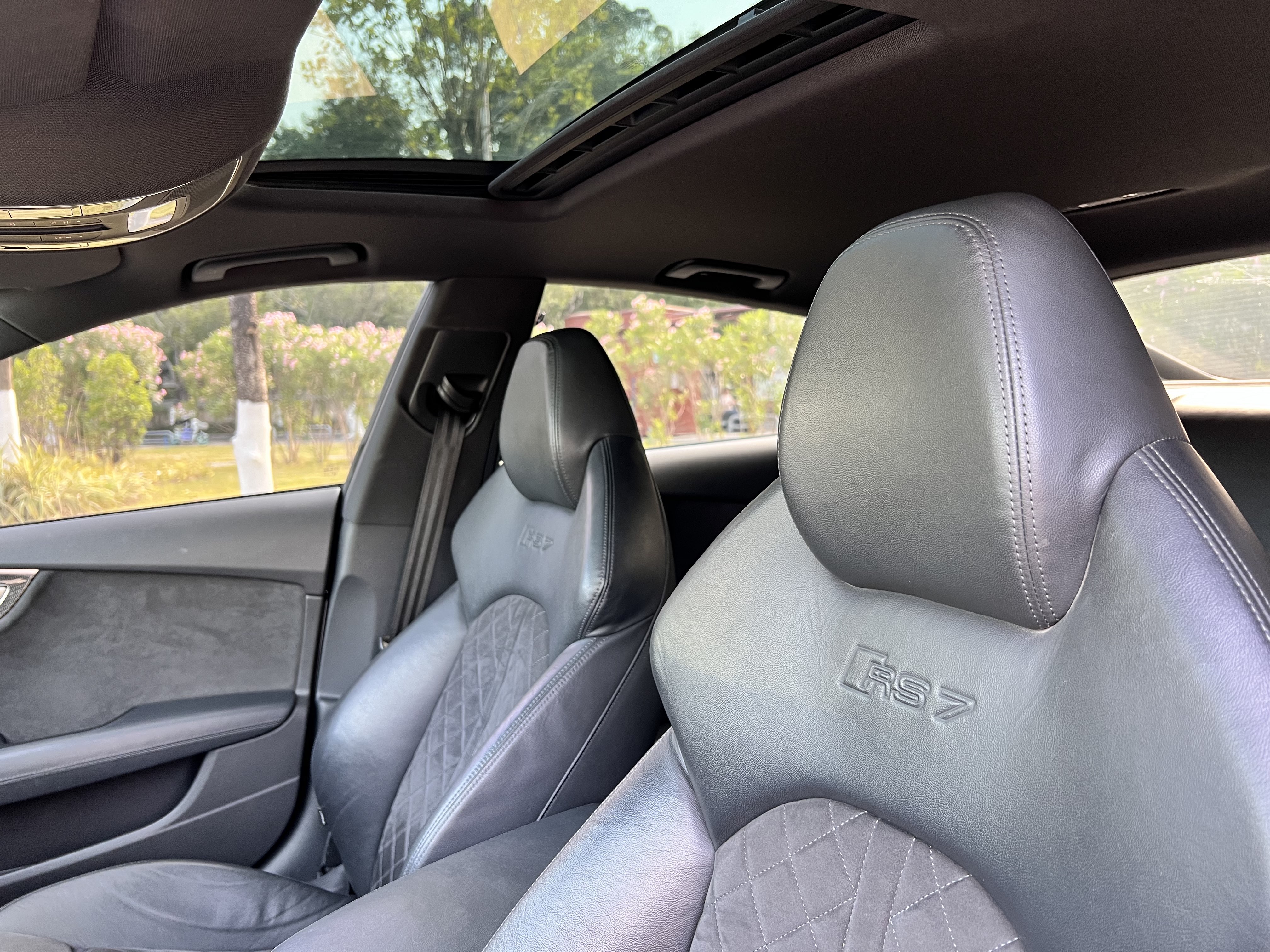 Audi RS 7 2015 car image #14