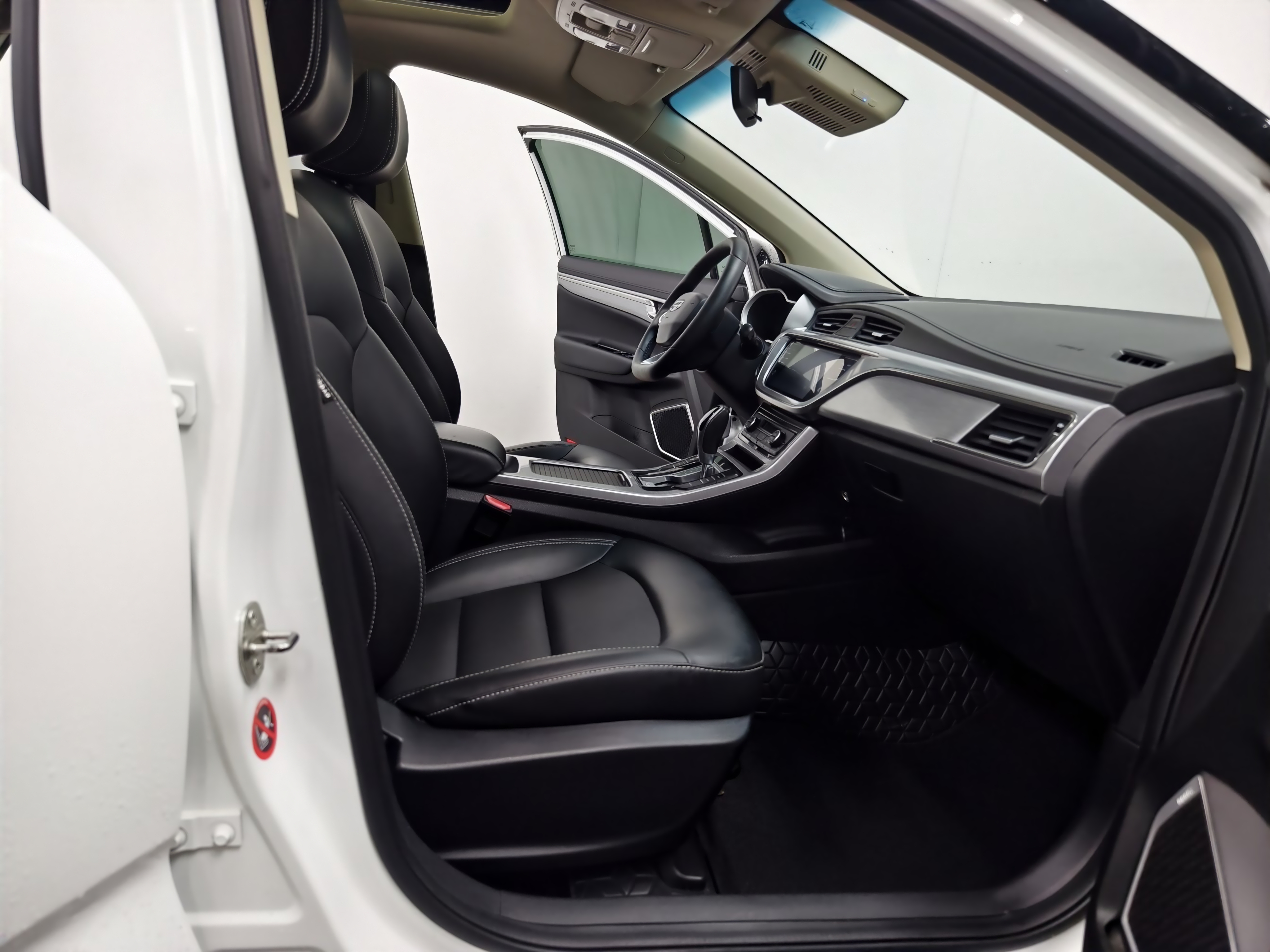 GEELY Emgrand GS 2019 #14 GEELY Emgrand GS 2019 car image #14