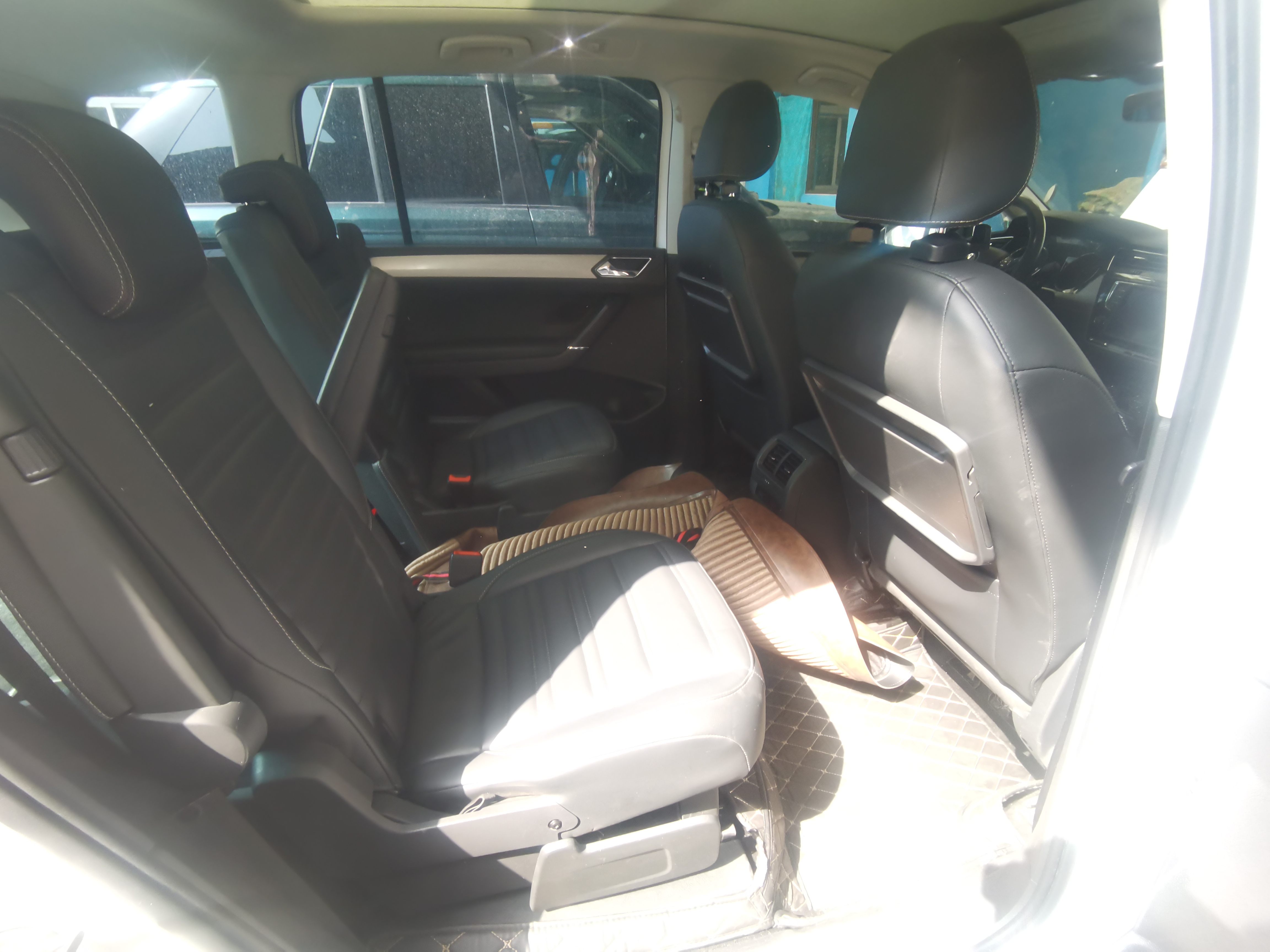 Volkswagen Touran 2020 car image #14