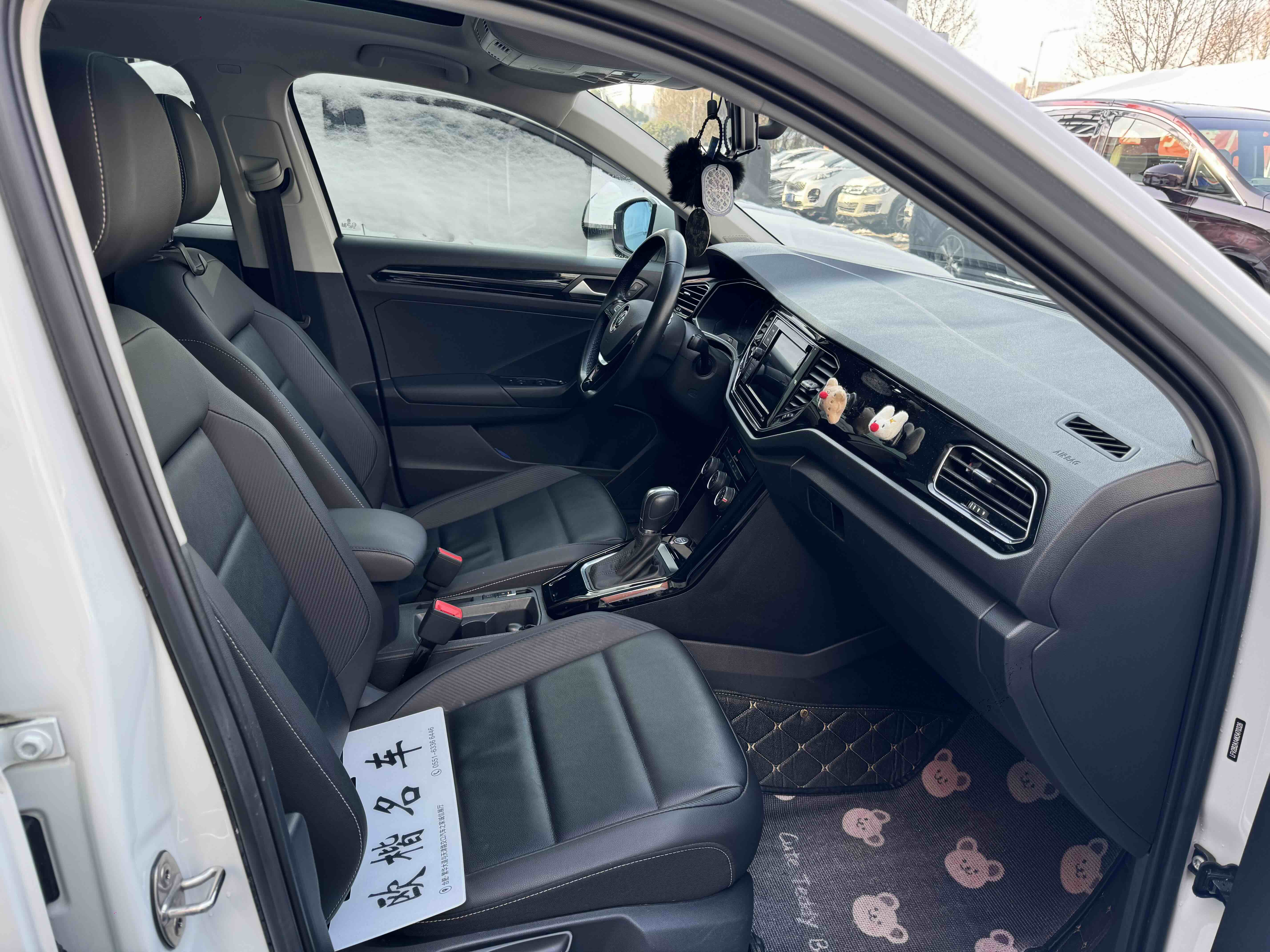 Volkswagen T-Roc 2019 car image #14