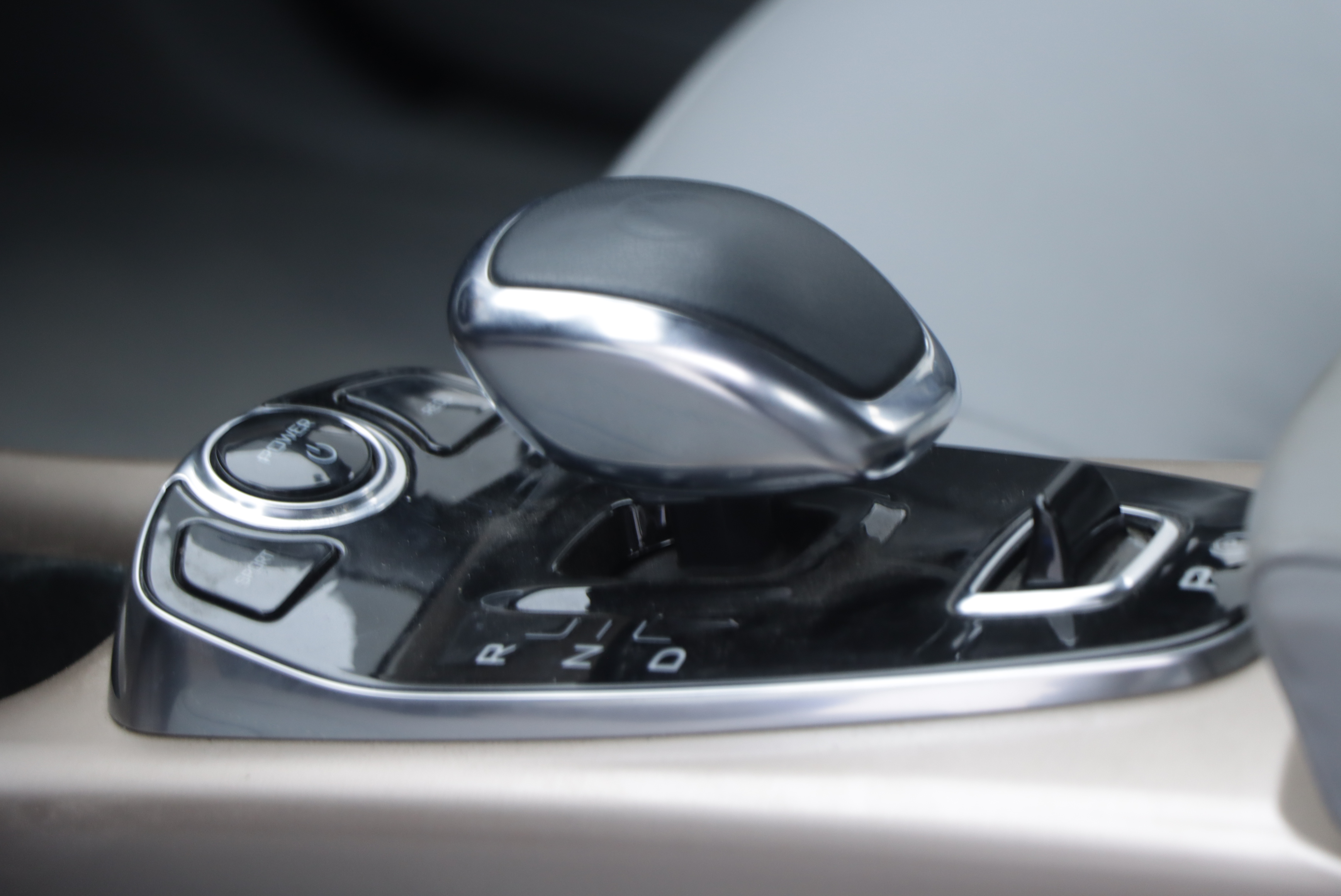 Denza 2019 car image #14