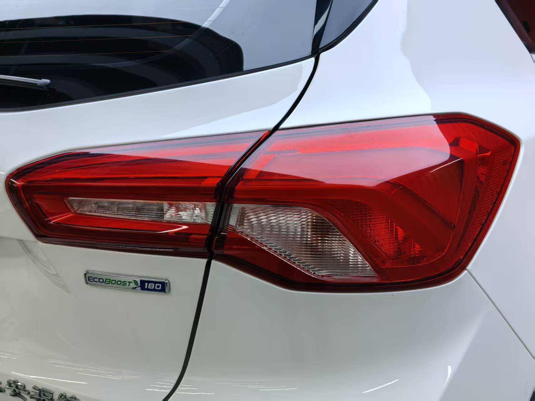 Ford Focus Active 2020 car image #14