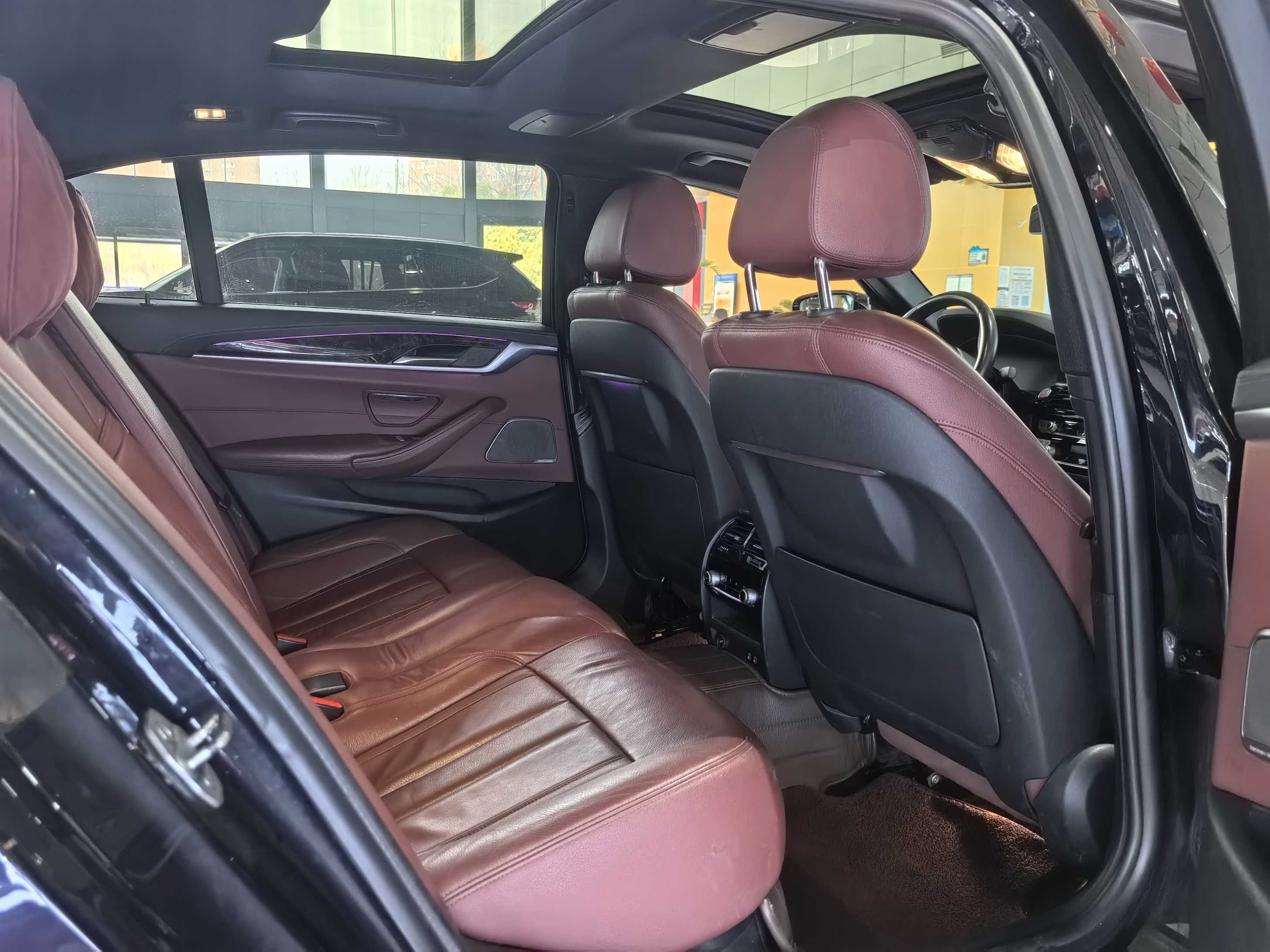 BMW 5 Series 2019 car image #14