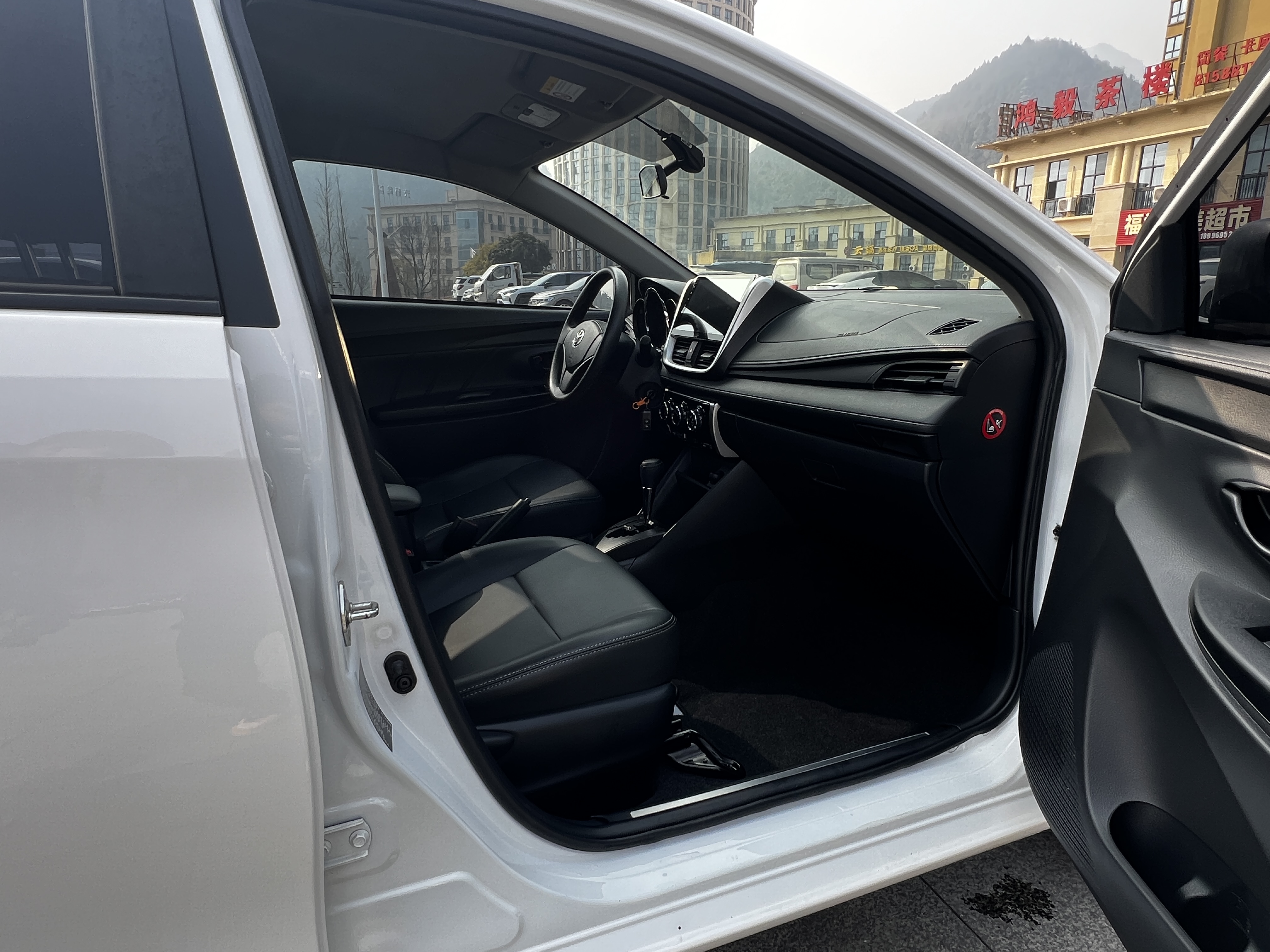 Toyota Yaris L Zhixiang 2020 صورة سيارة #14