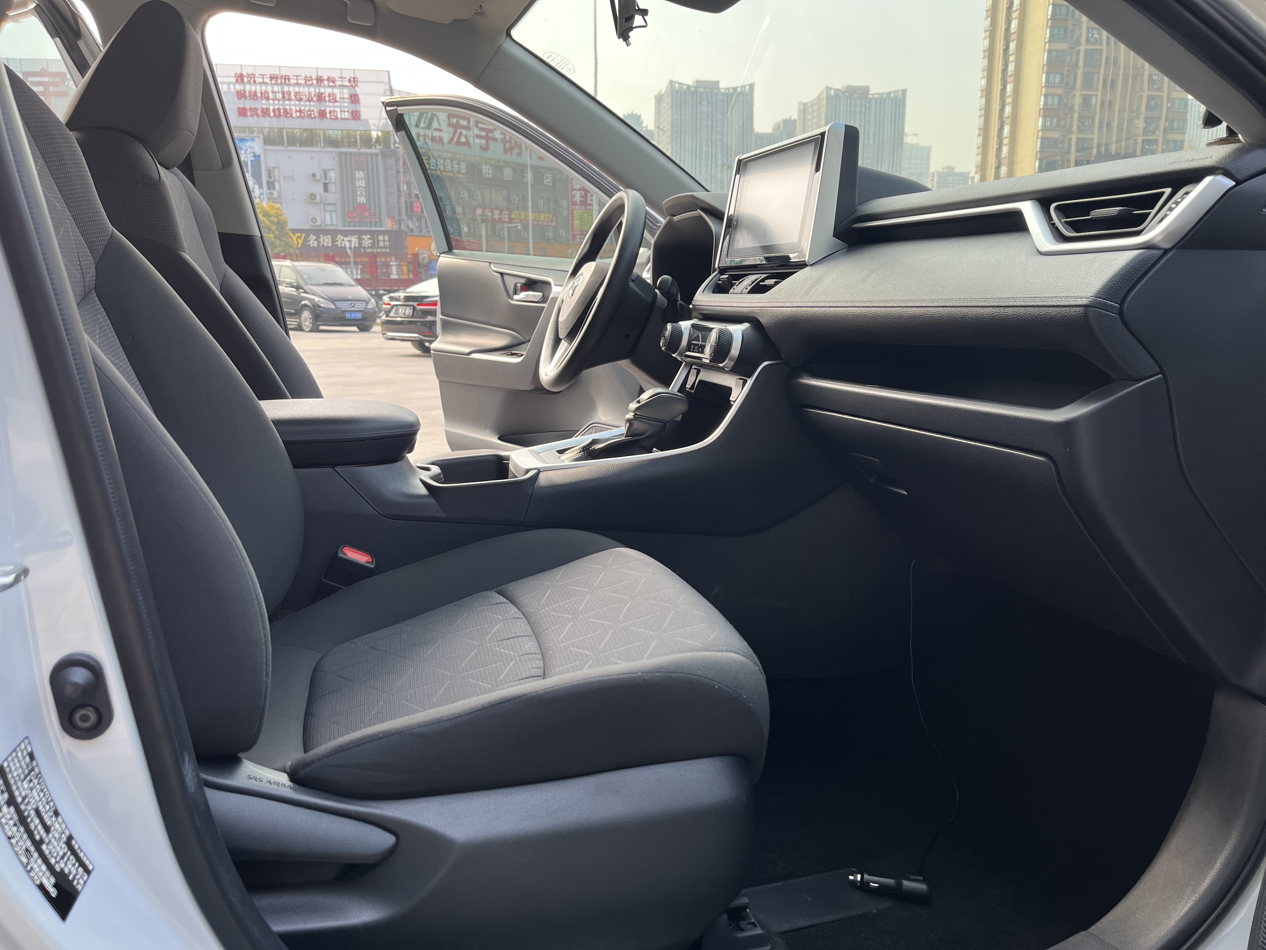 Toyota RAV4 2019 #14 Toyota RAV4 2019 car image #14