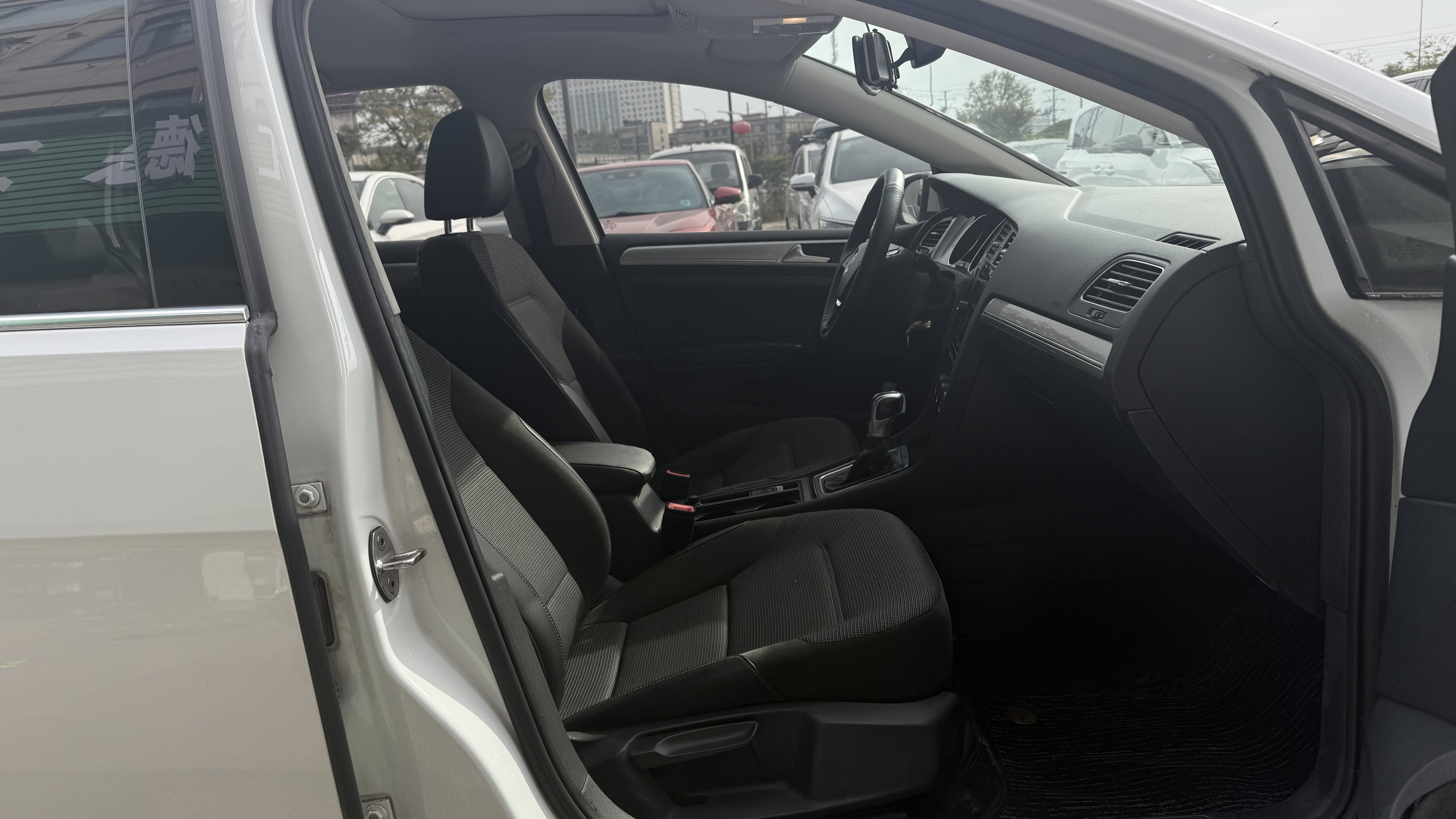 Volkswagen Golf Pure Electric 2021 imagen de coche #14