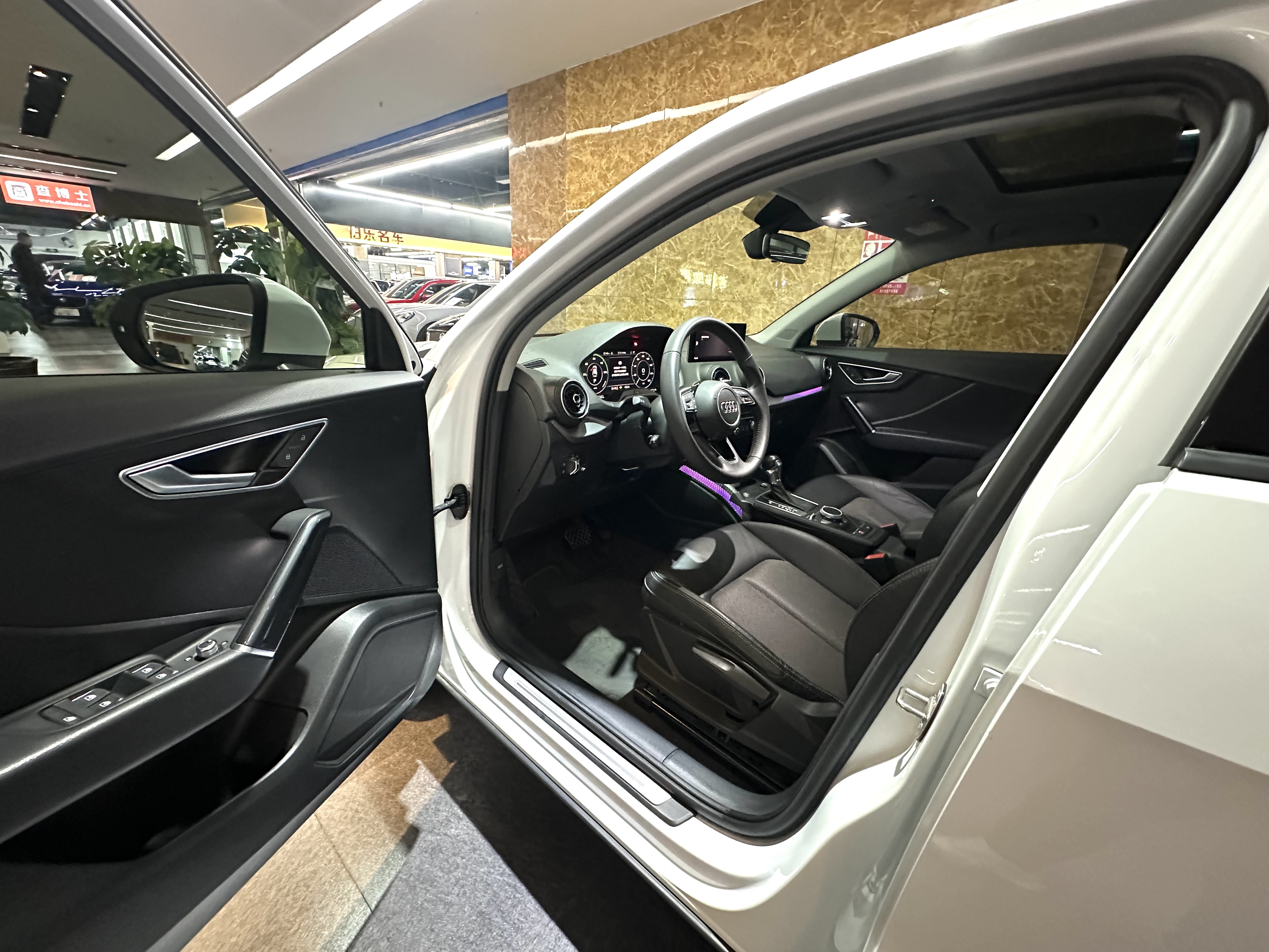 Audi Q2L e-tron 2021 imagen de coche #14