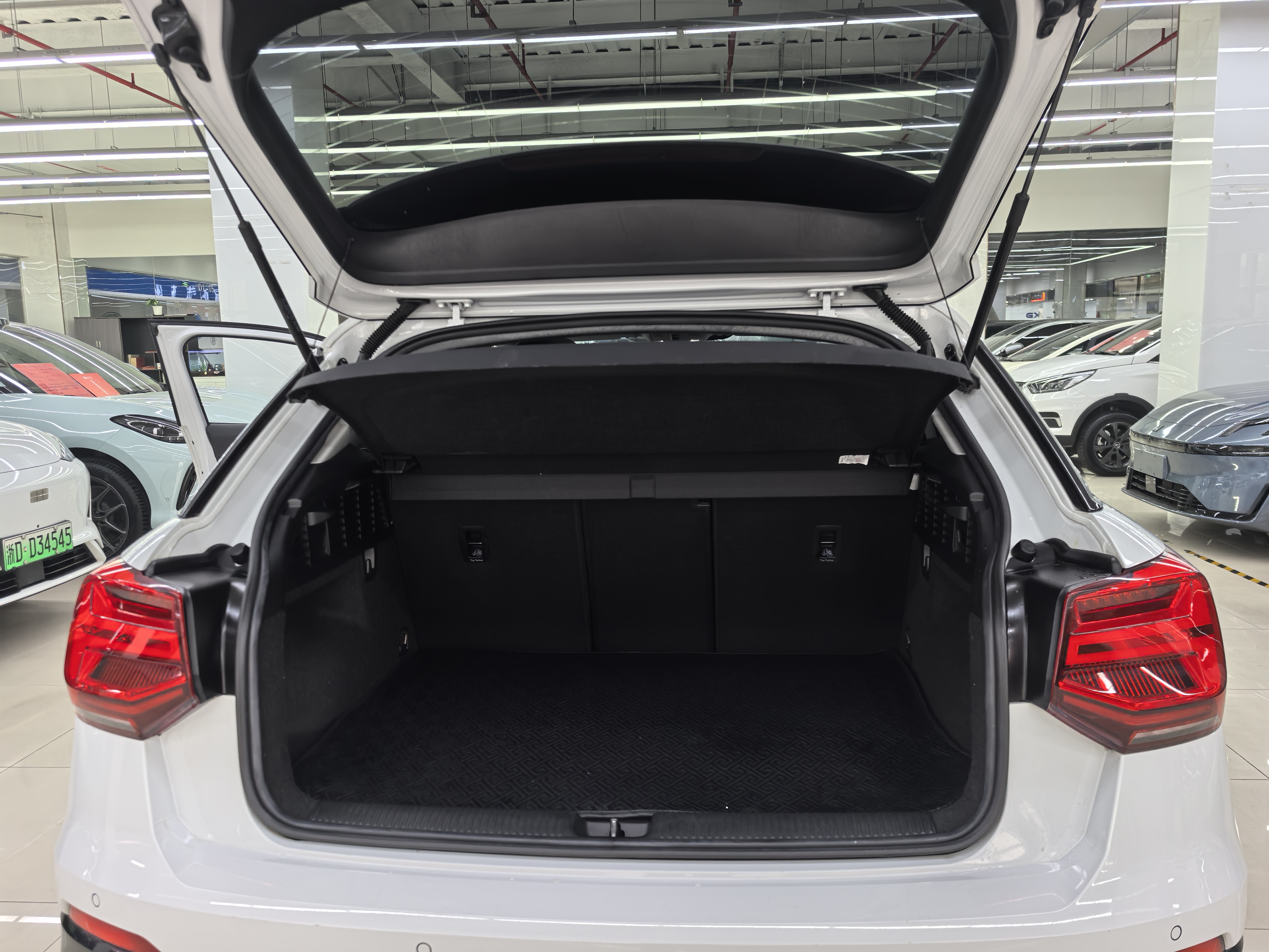 Audi Q2L e-tron 2021 #14 Audi Q2L e-tron 2021 car image #14