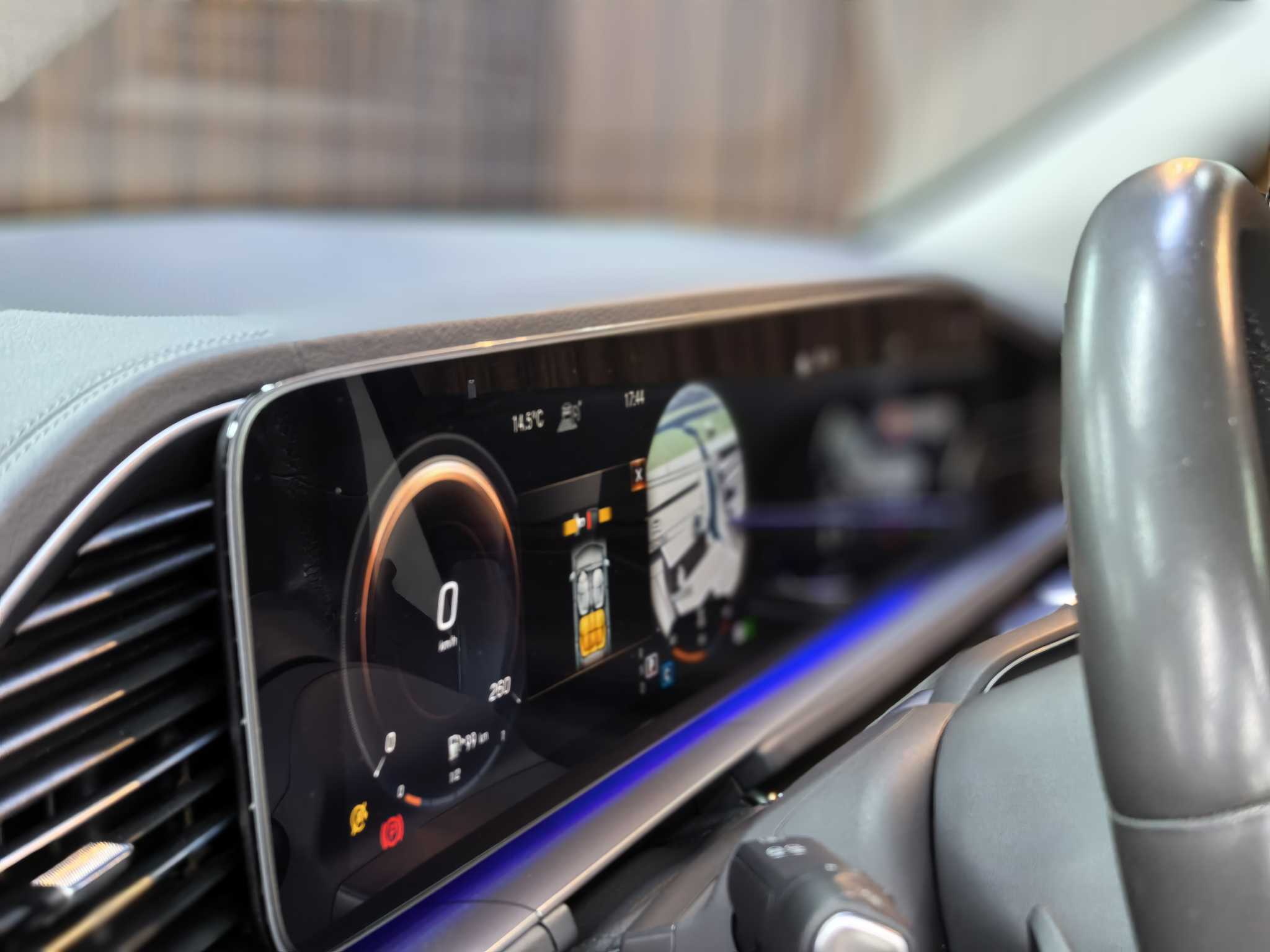 Mercedes-Benz GLE Class 2020 car image #14