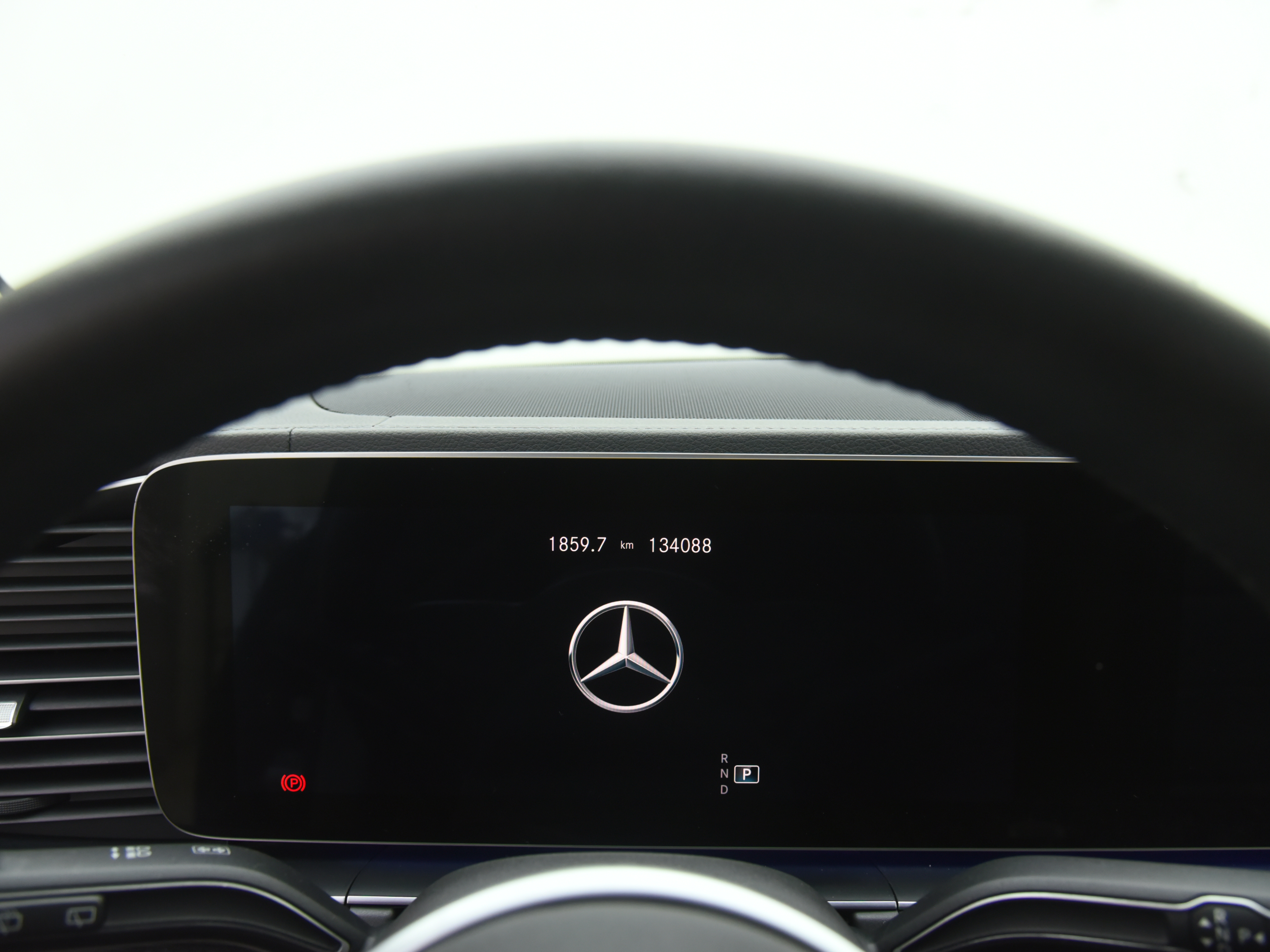 Mercedes-Benz 2020 car image #14