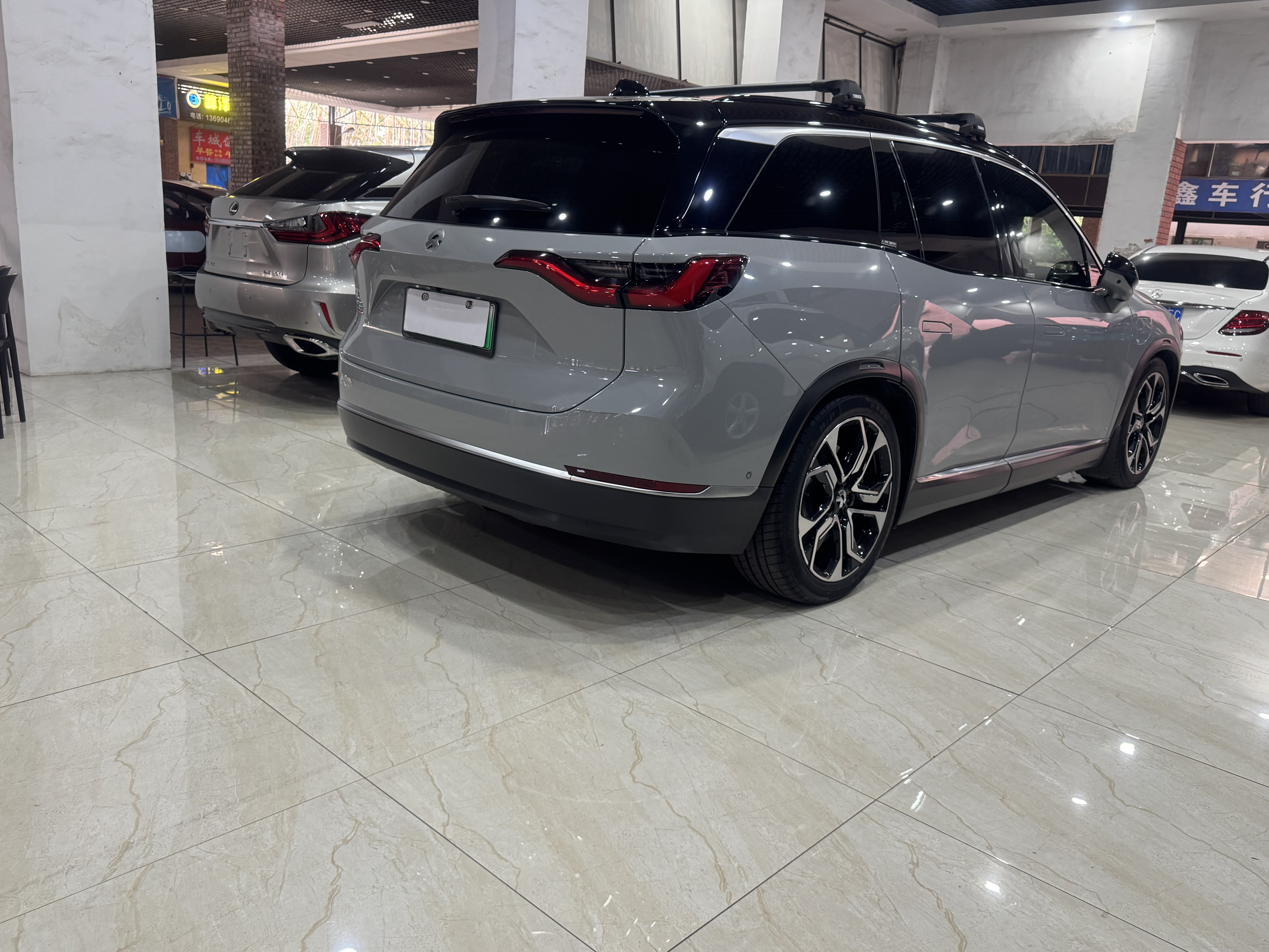 NIO ES8 2021 car image #14