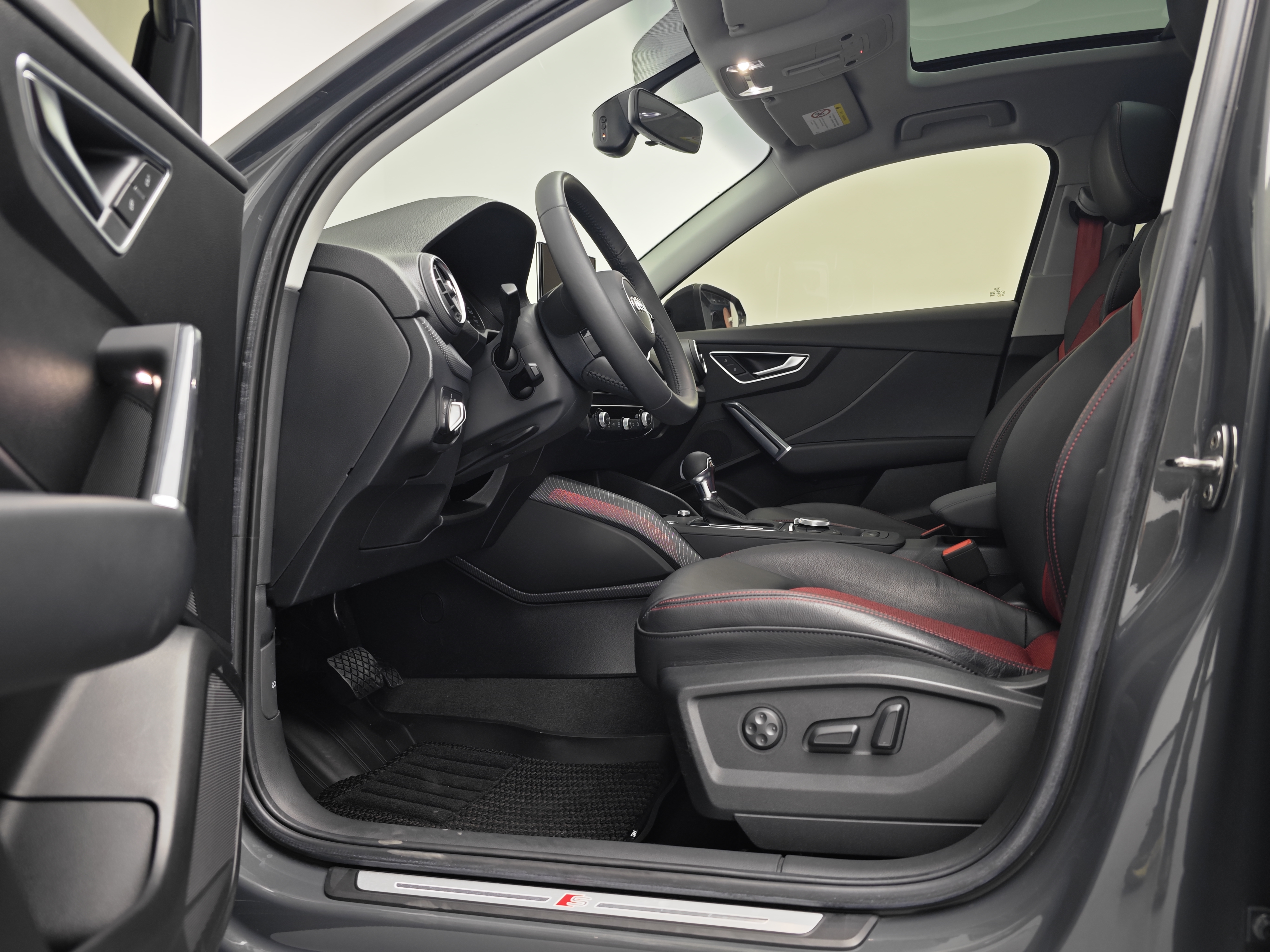 Q2L 2020 car image #14