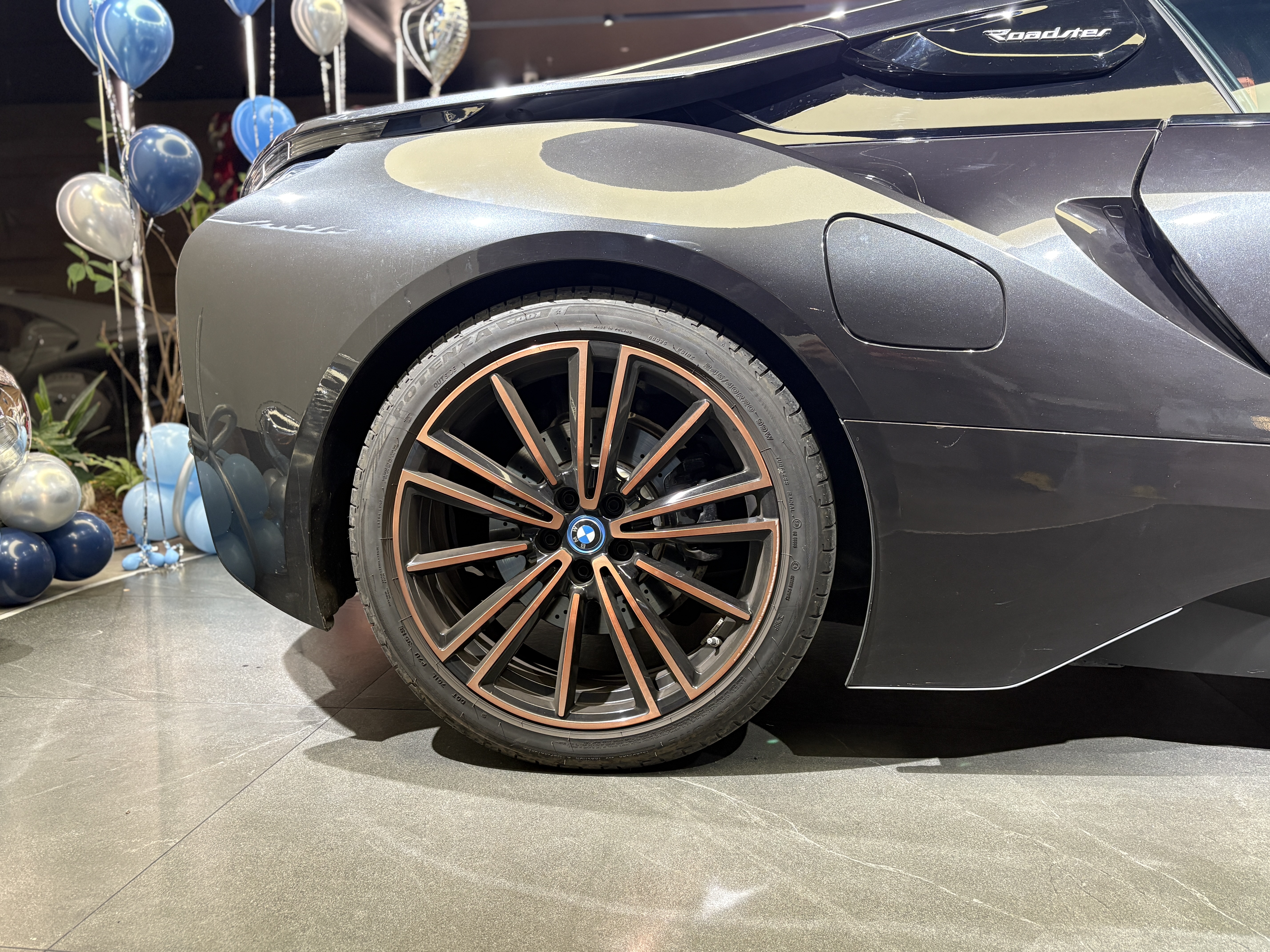 BMW i8 2020 car image #14