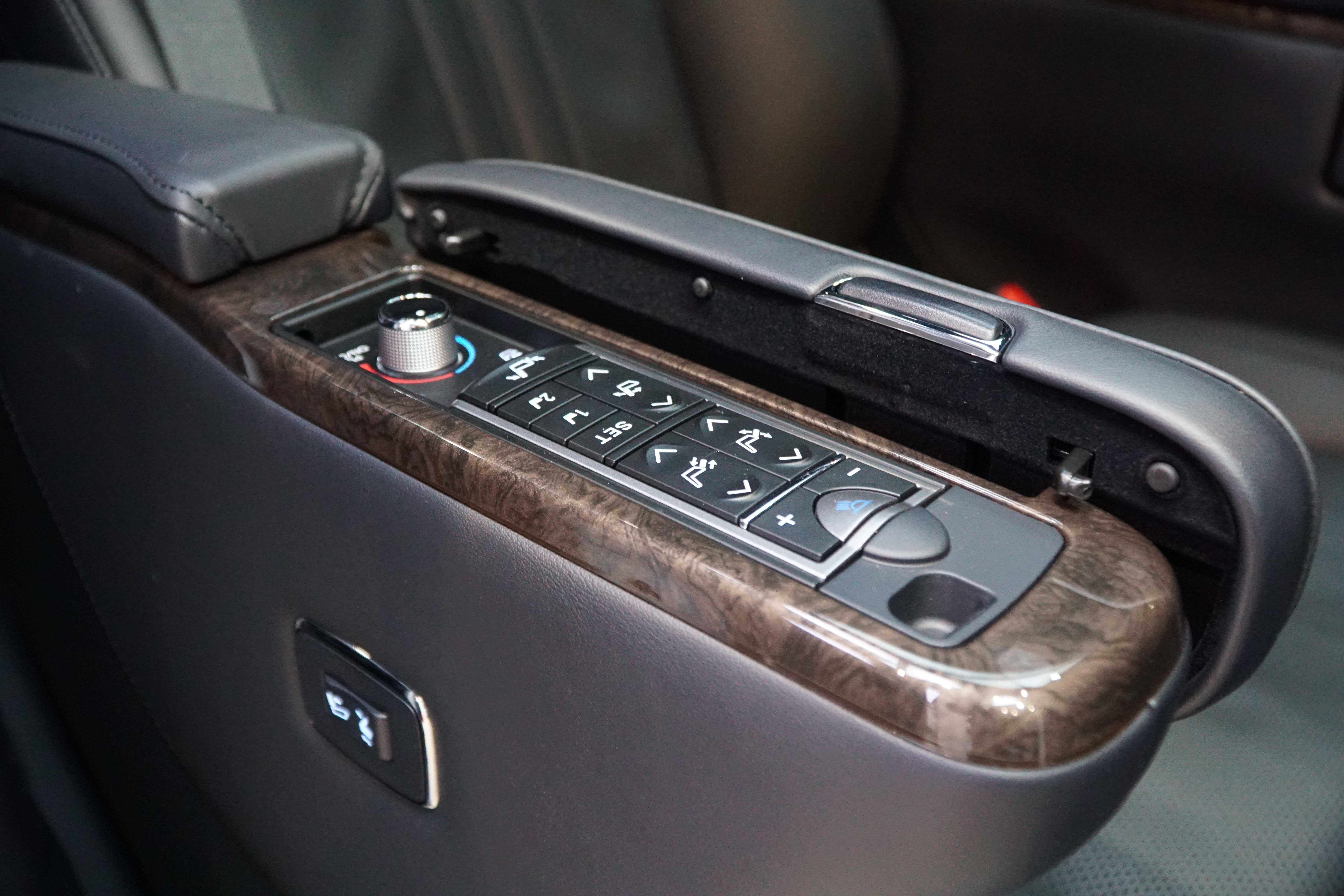 Toyota Alphard 2020 image de voiture #14