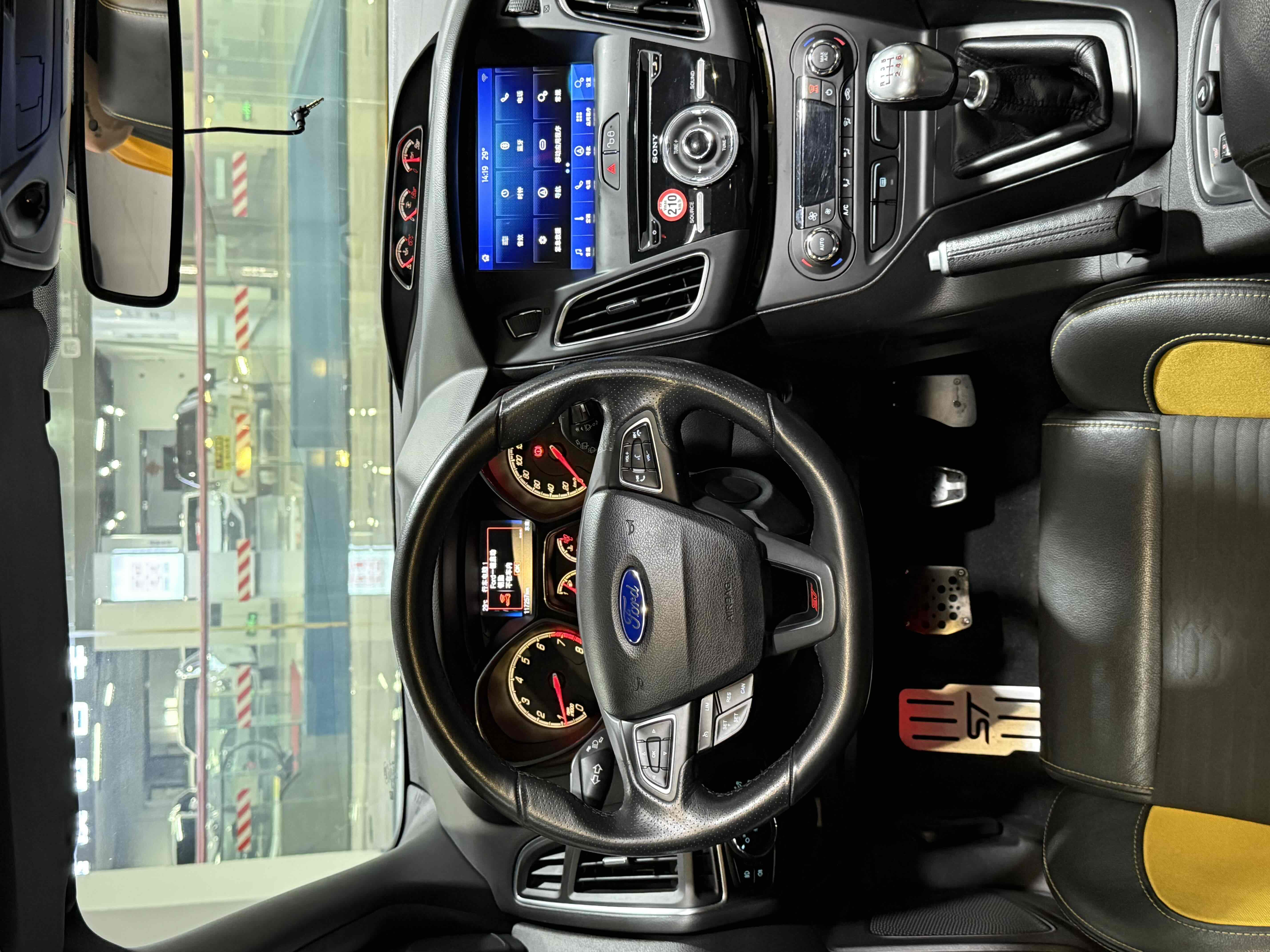 Ford Focus (Imported) 2013 صورة سيارة #14