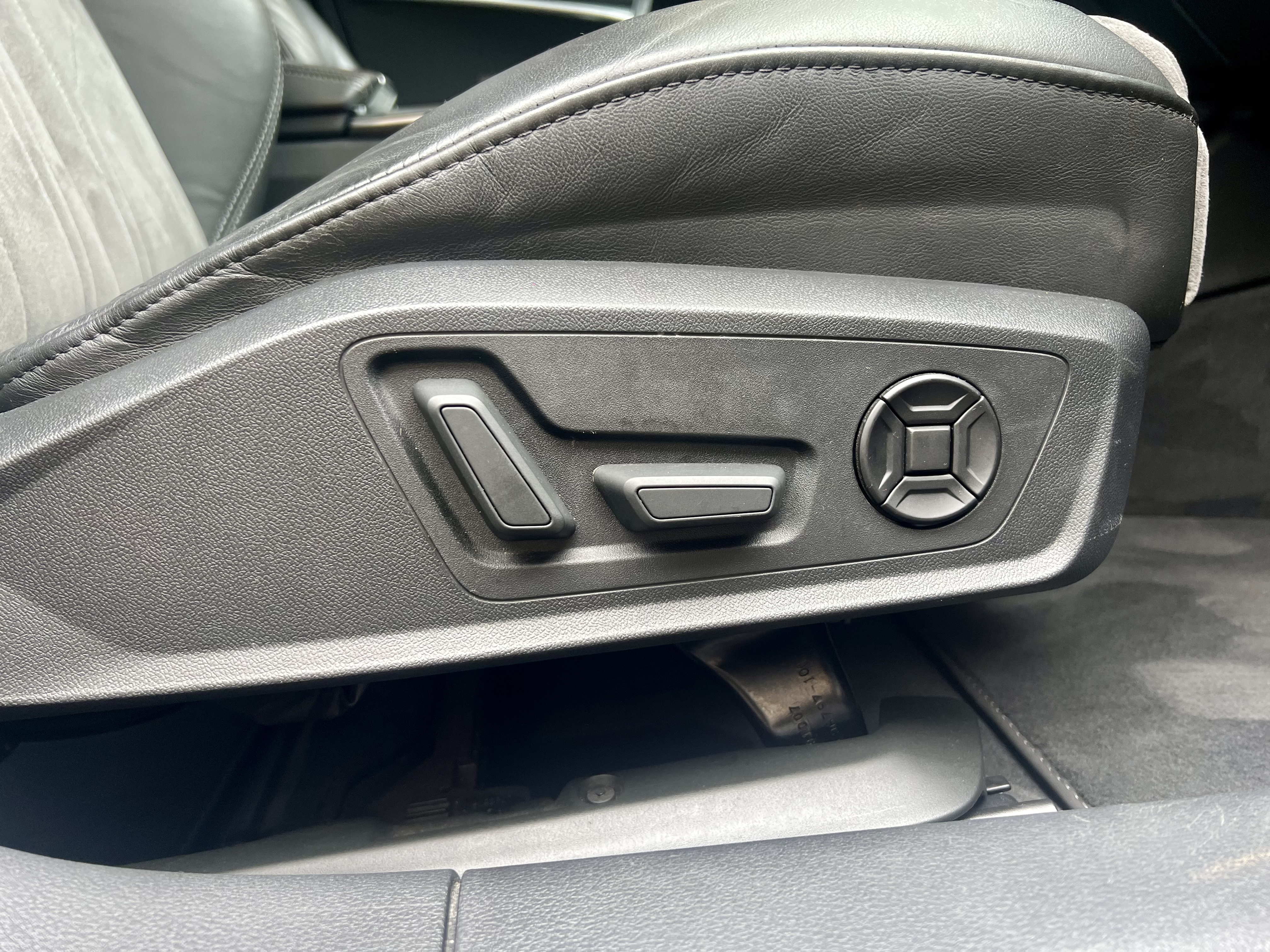 Audi A6L e-tron 2019 #14 Audi A6L e-tron 2019 صورة سيارة #14